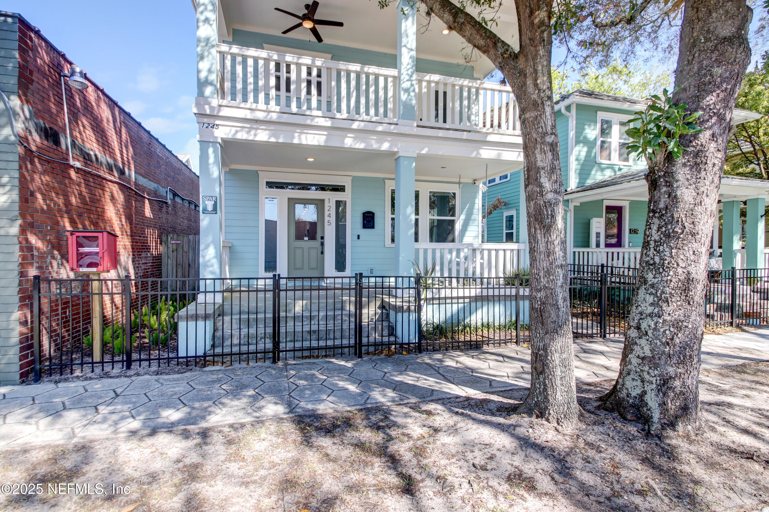 1245 WALNUT Street