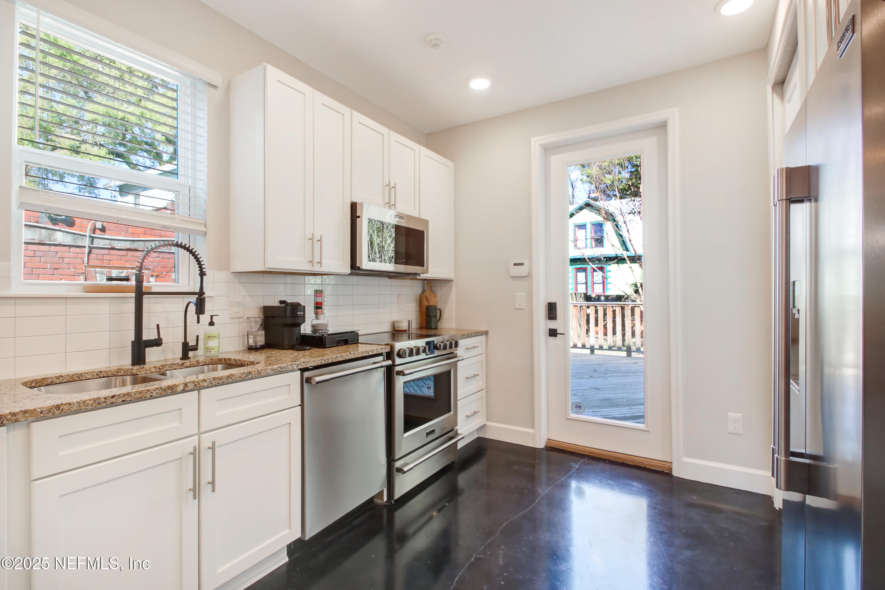1245 WALNUT Street