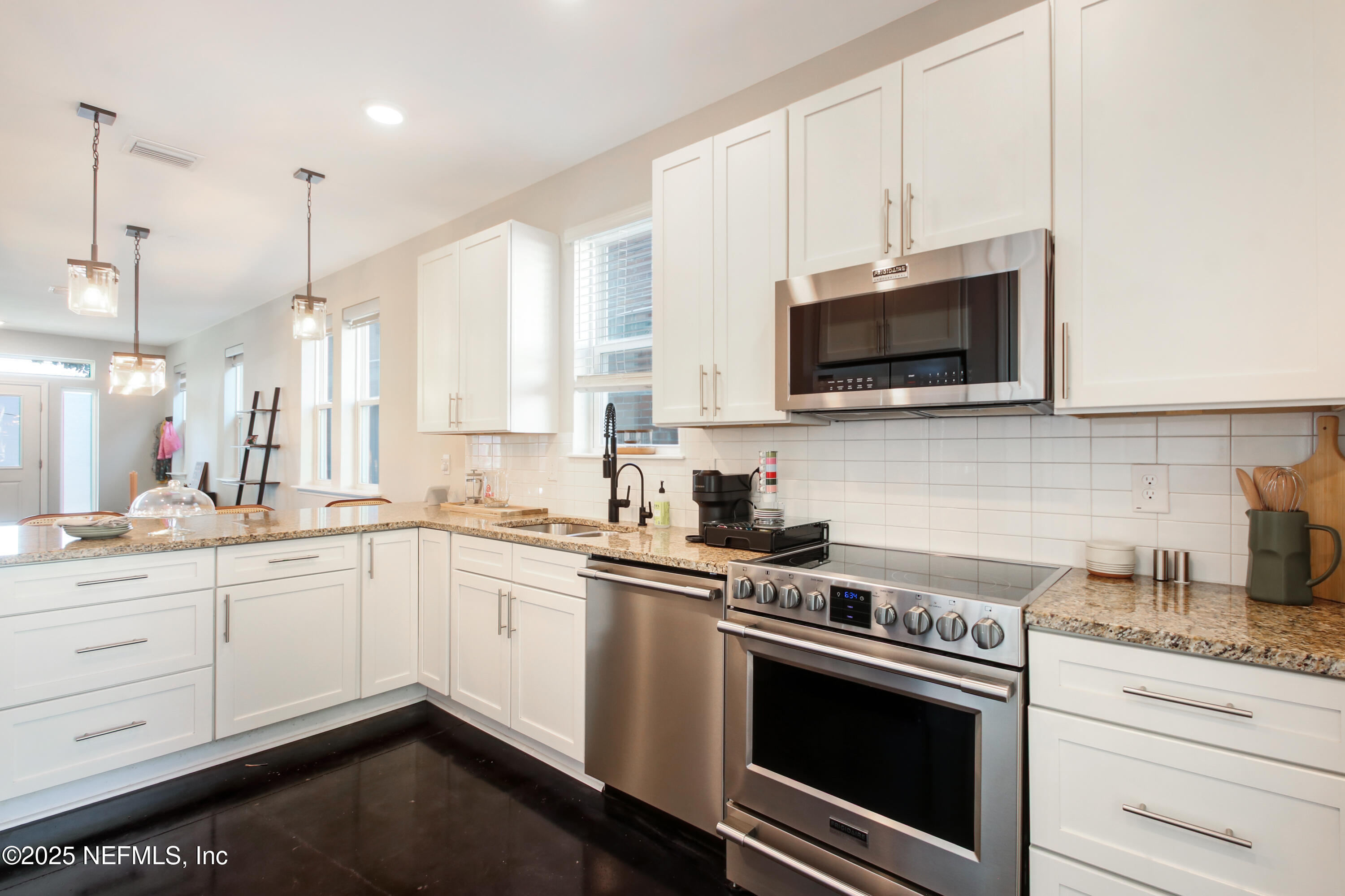 1245 WALNUT Street