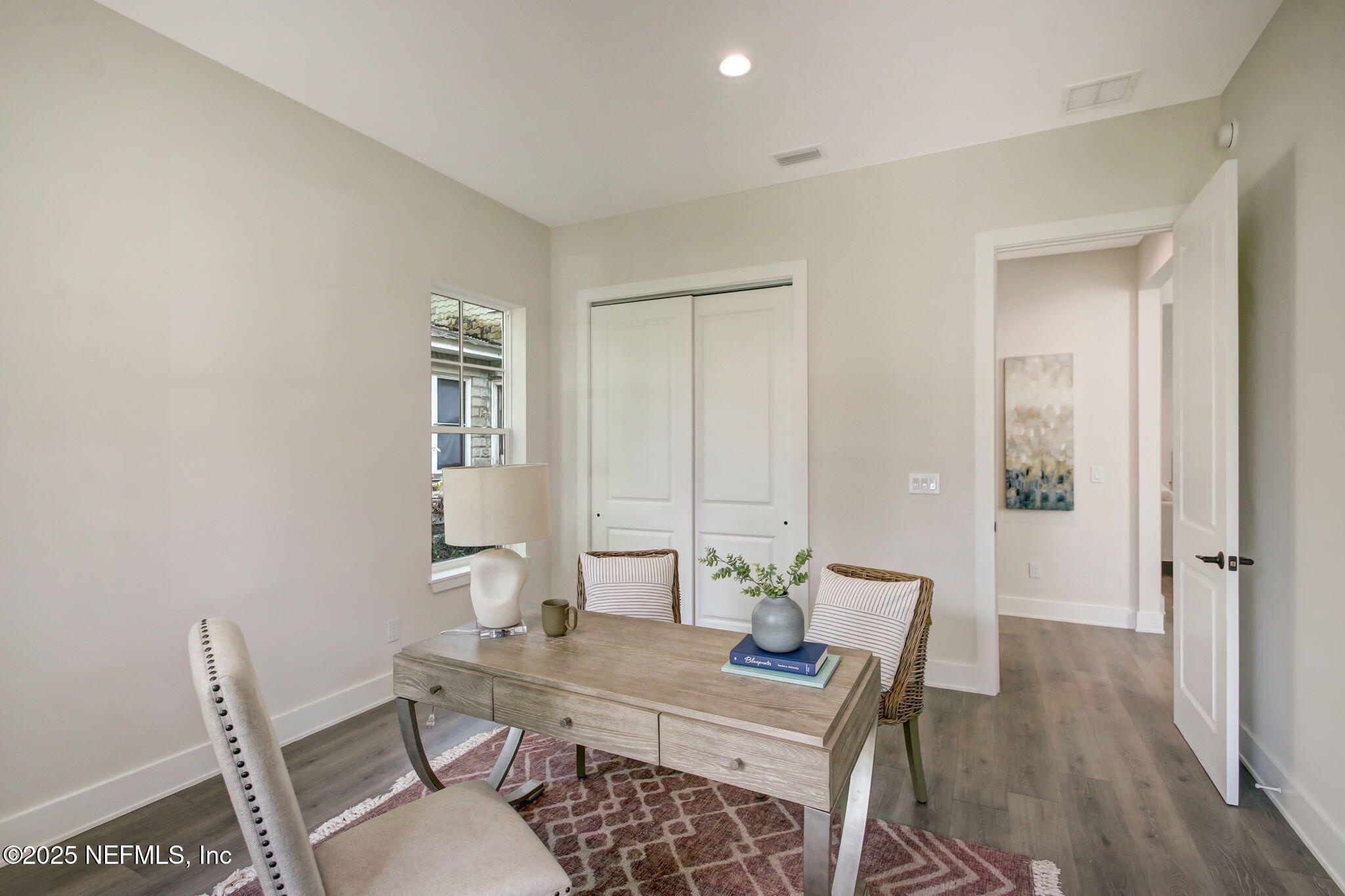 426 E 5TH Street
