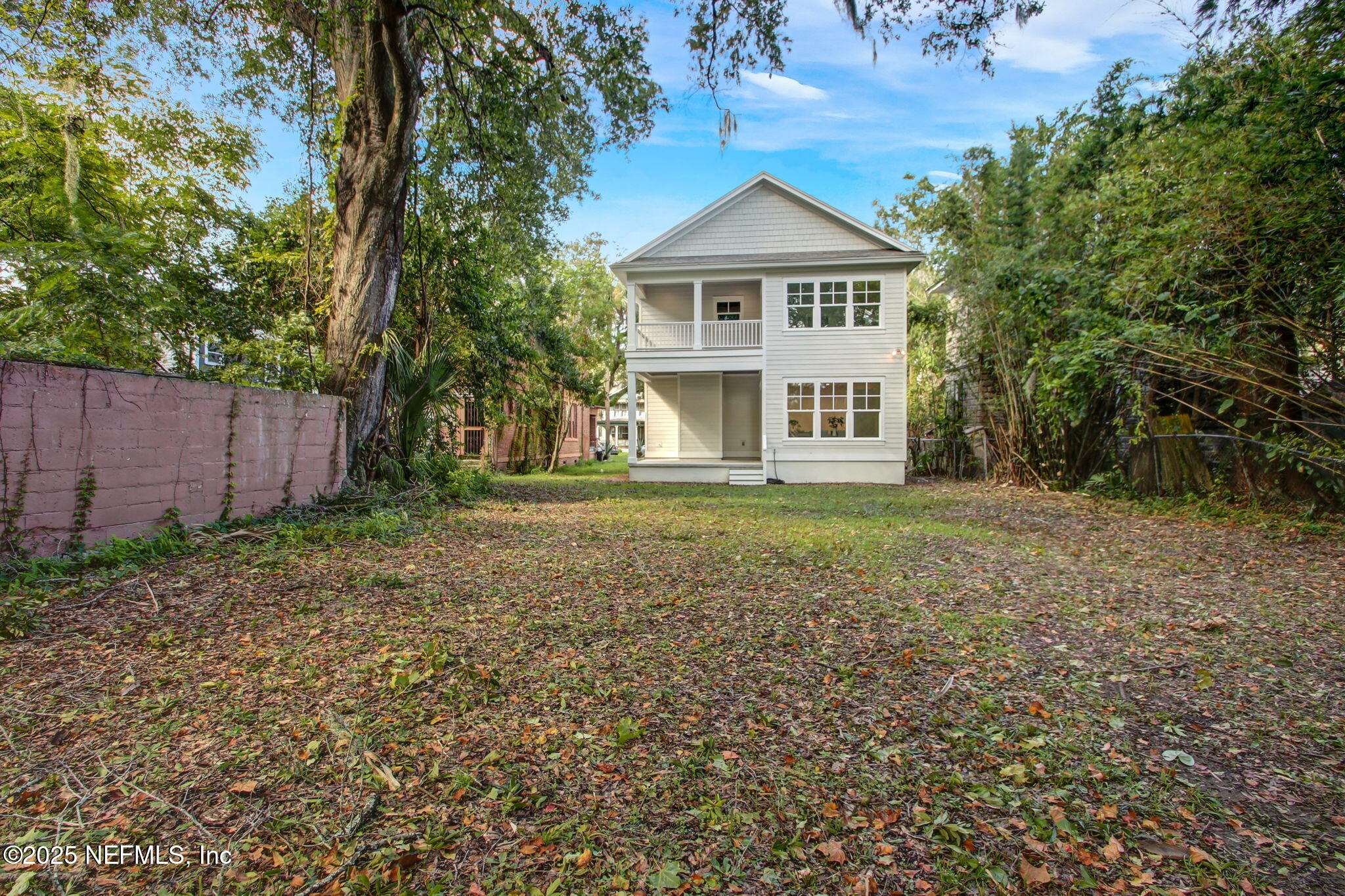 426 E 5TH Street