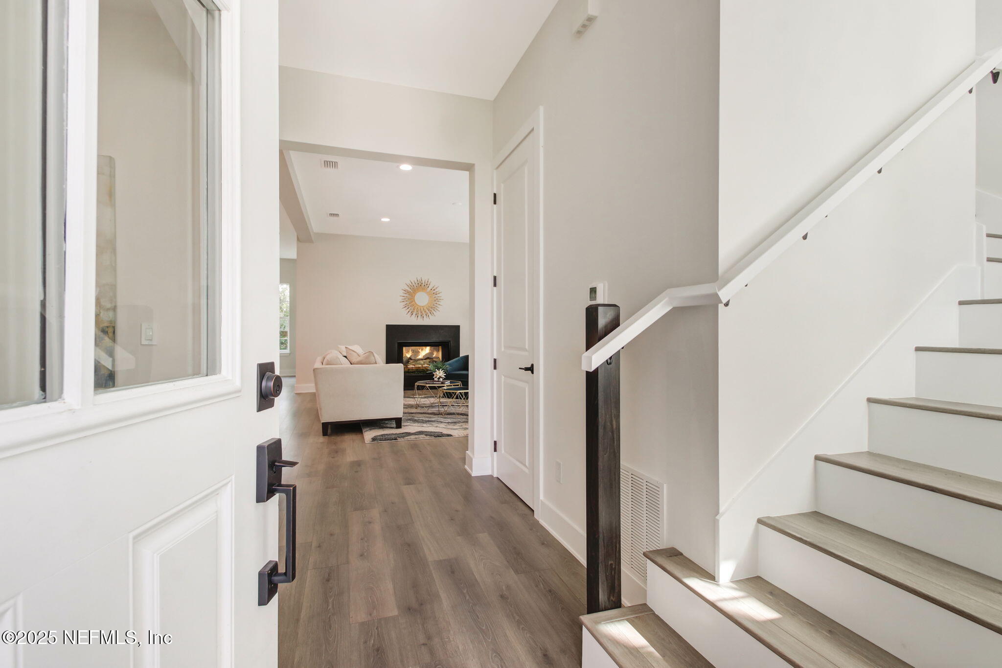 426 E 5TH Street