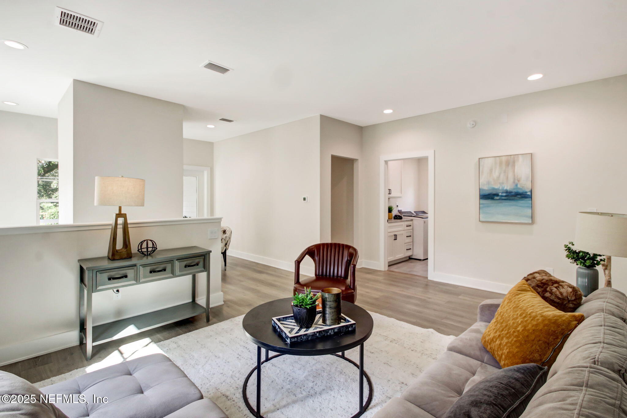 426 E 5TH Street