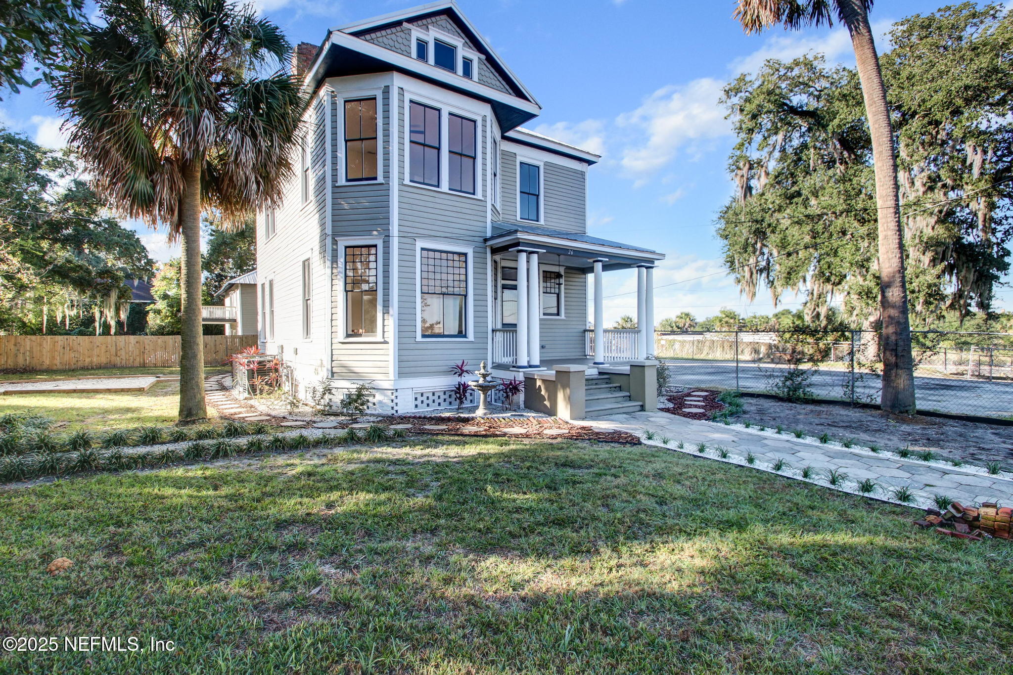 26 E 2ND Street