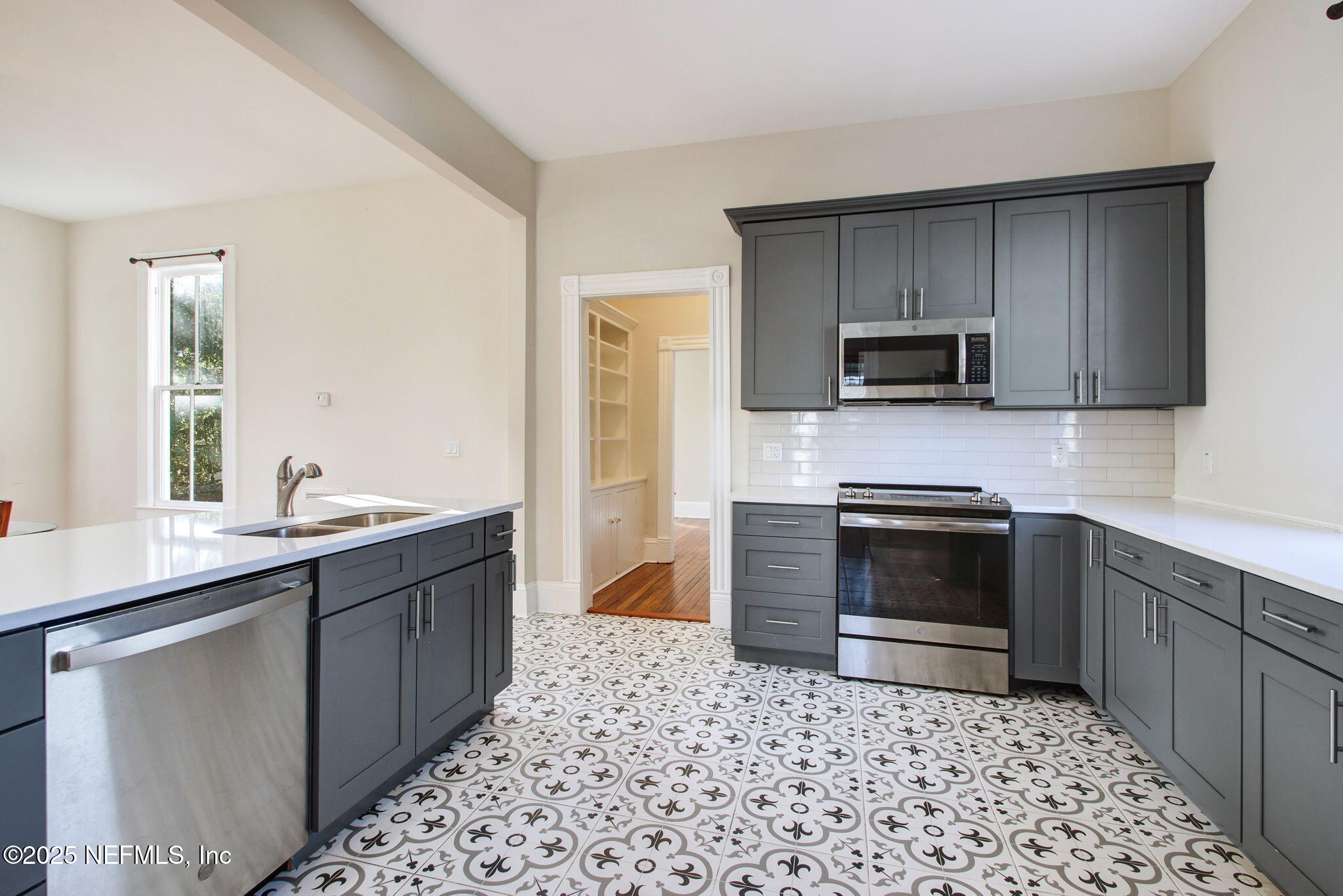 26 E 2ND Street