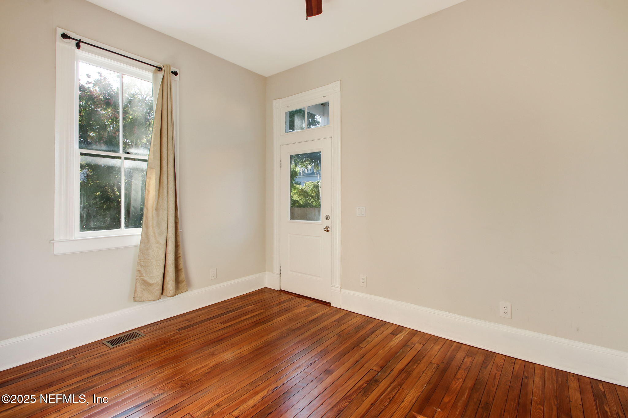 26 E 2ND Street