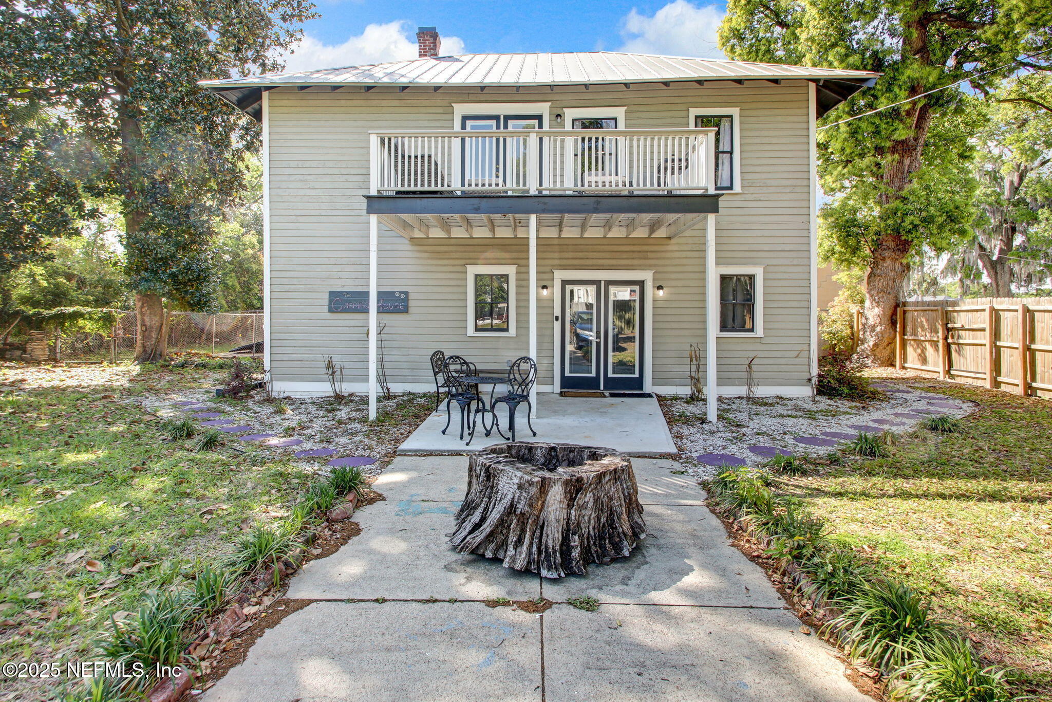 26 E 2ND Street