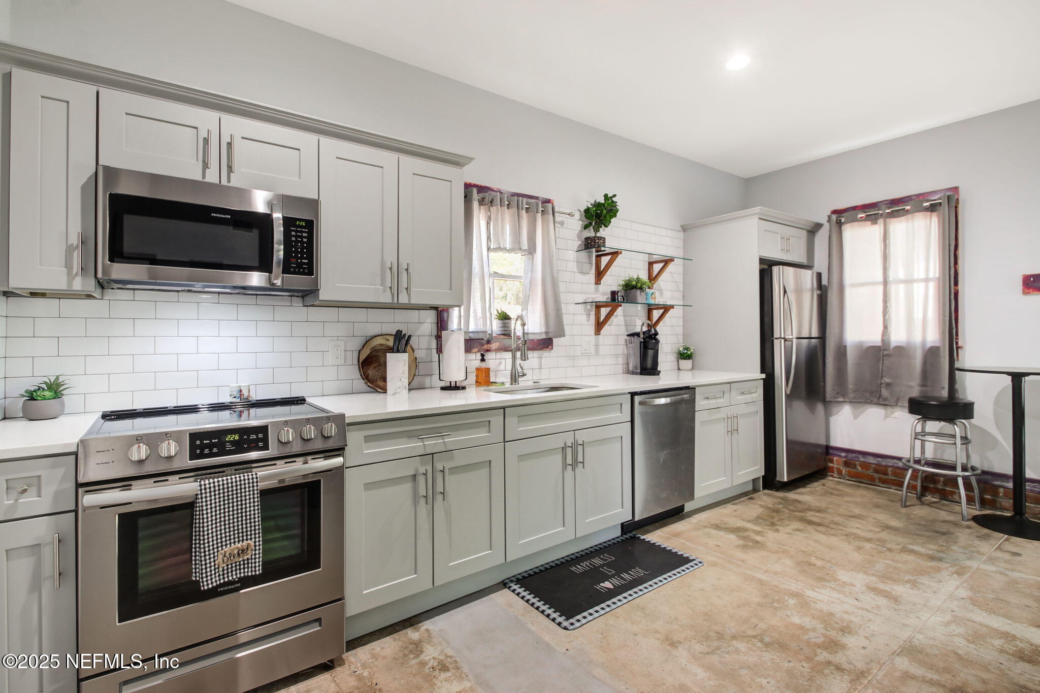 26 E 2ND Street
