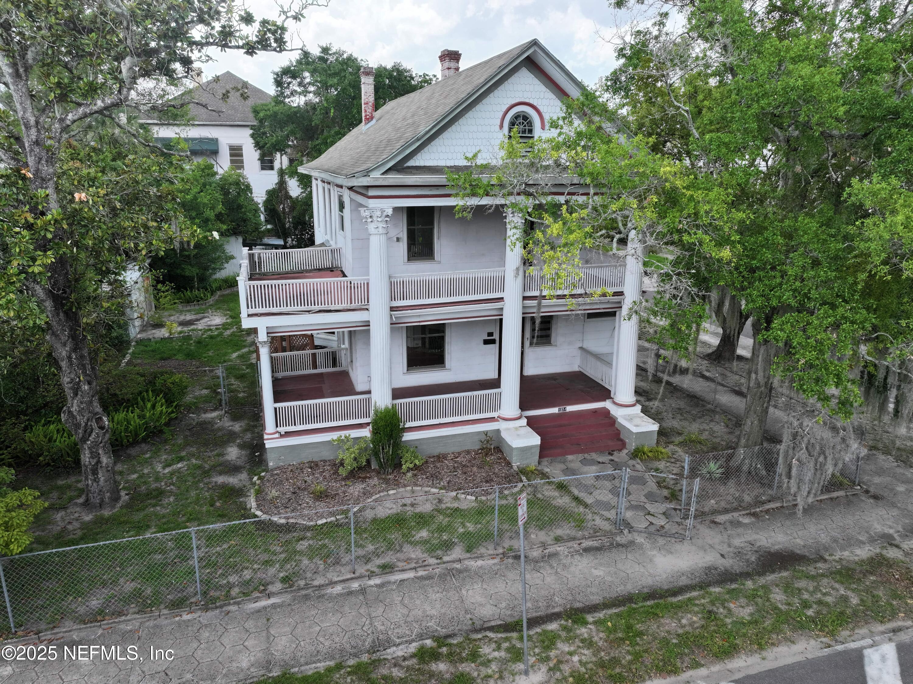 1854 N PEARL Street
