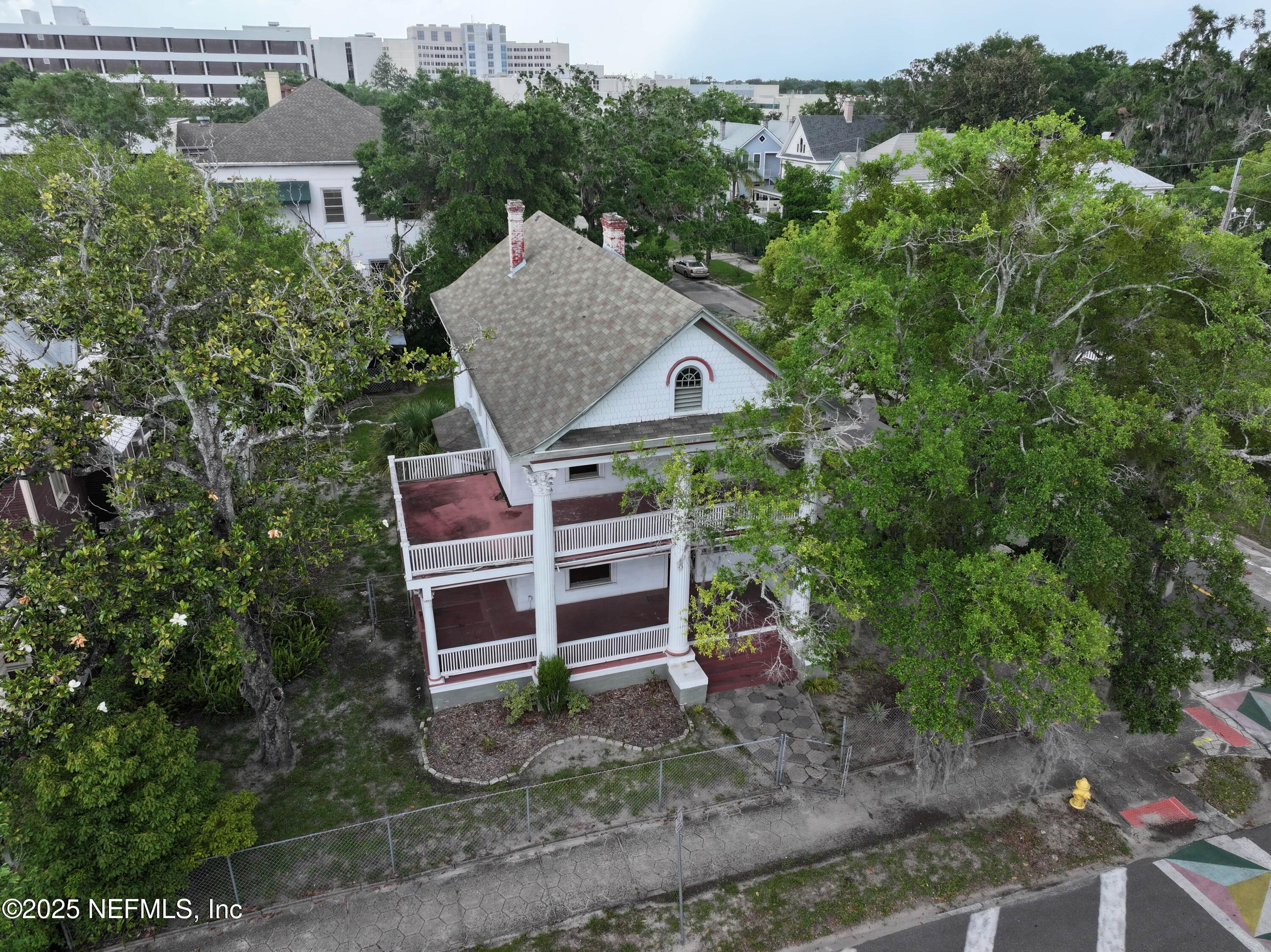 1854 N PEARL Street
