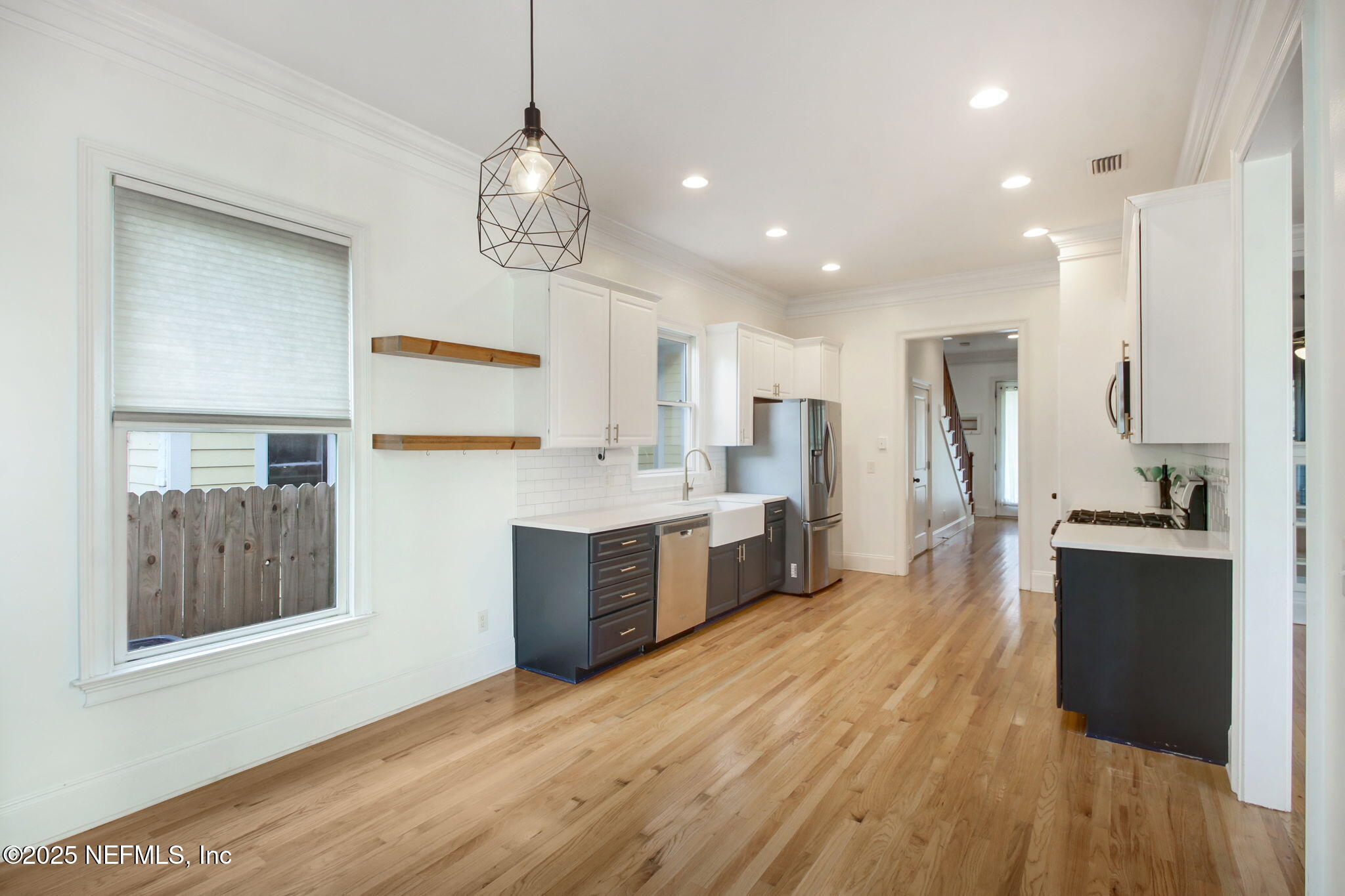 145 W 3RD Street