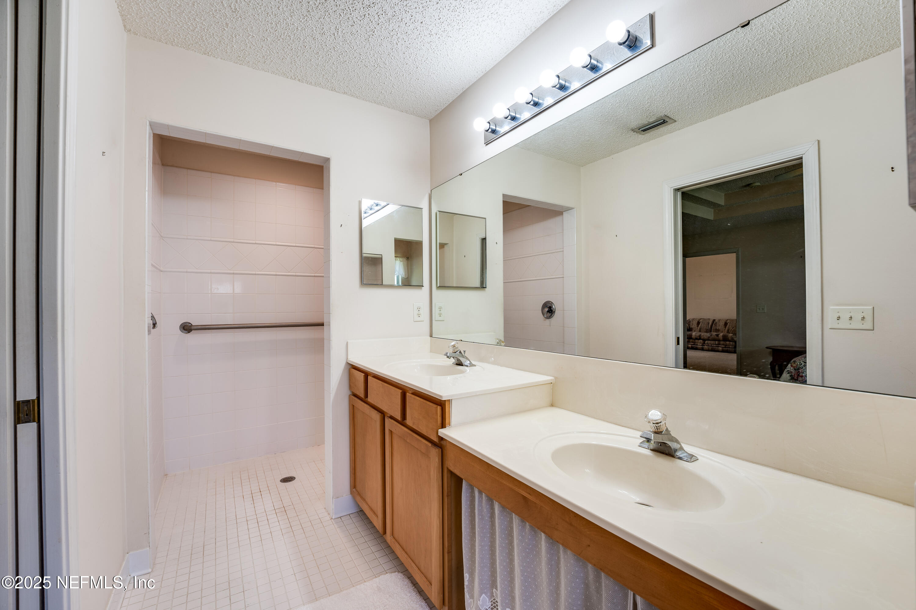 3610 BRIDGEWOOD Drive