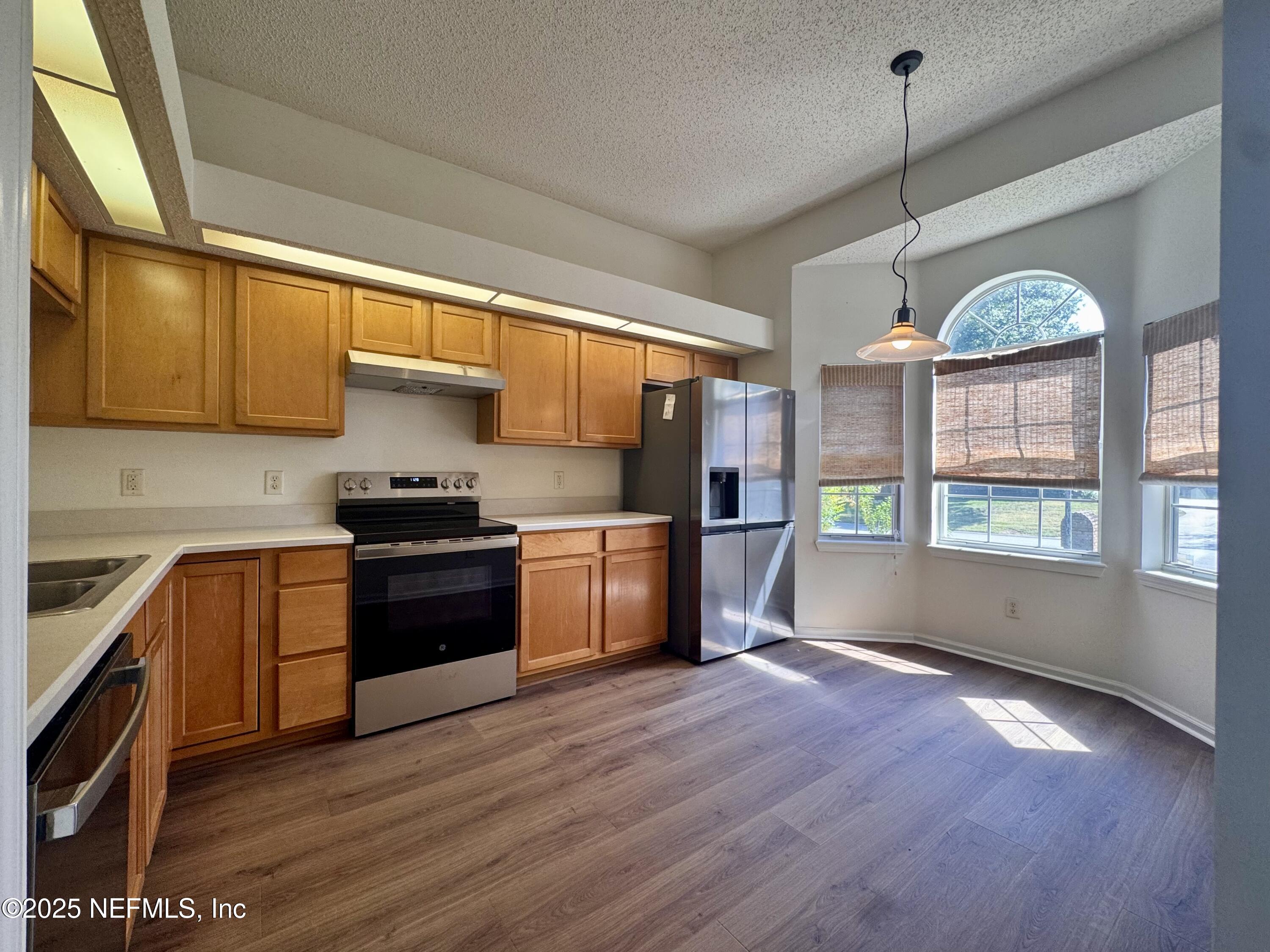 3610 BRIDGEWOOD Drive