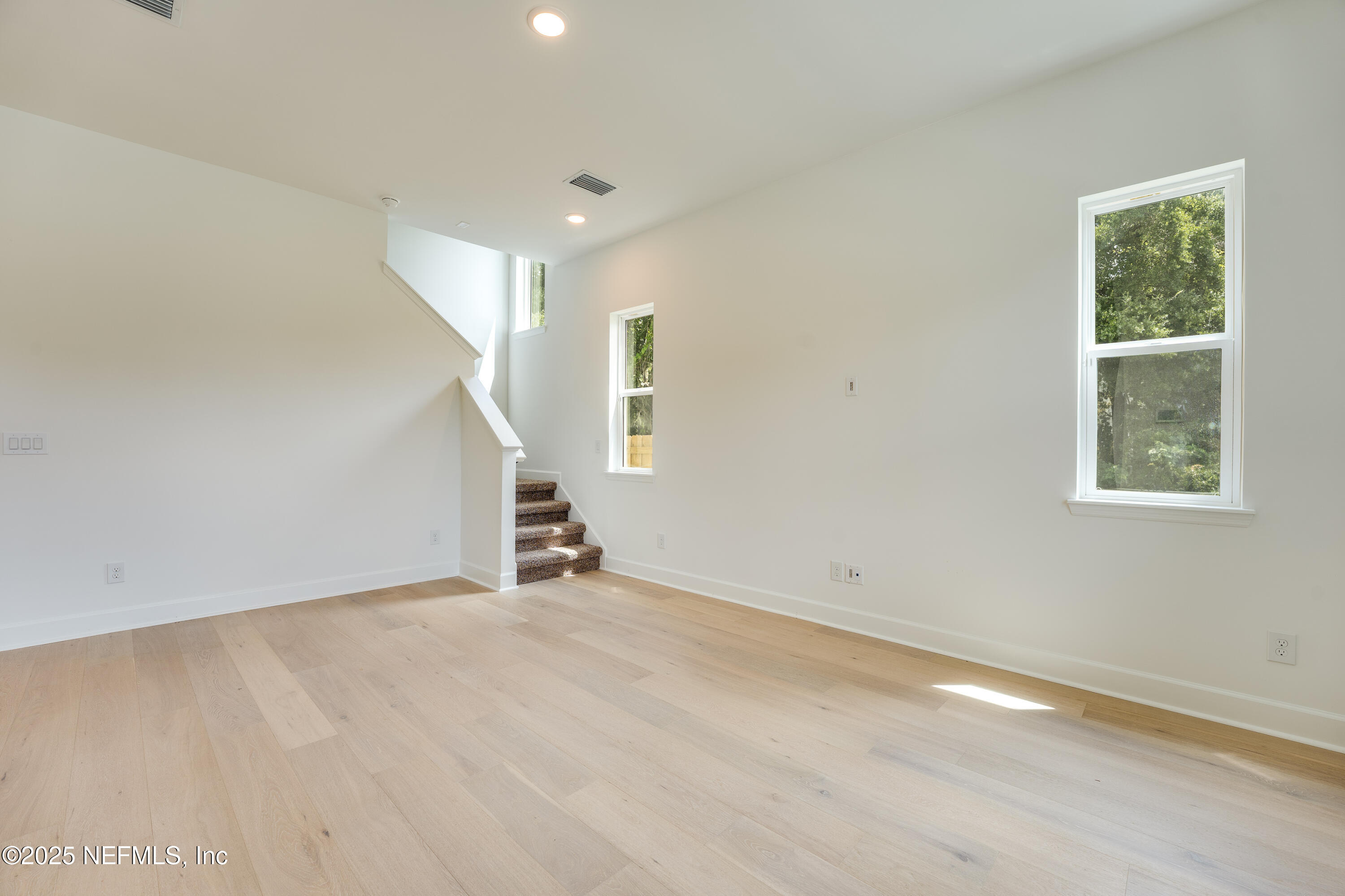 411 E 1ST Street