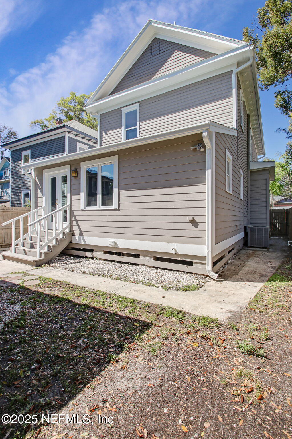 1721 N LIBERTY Street