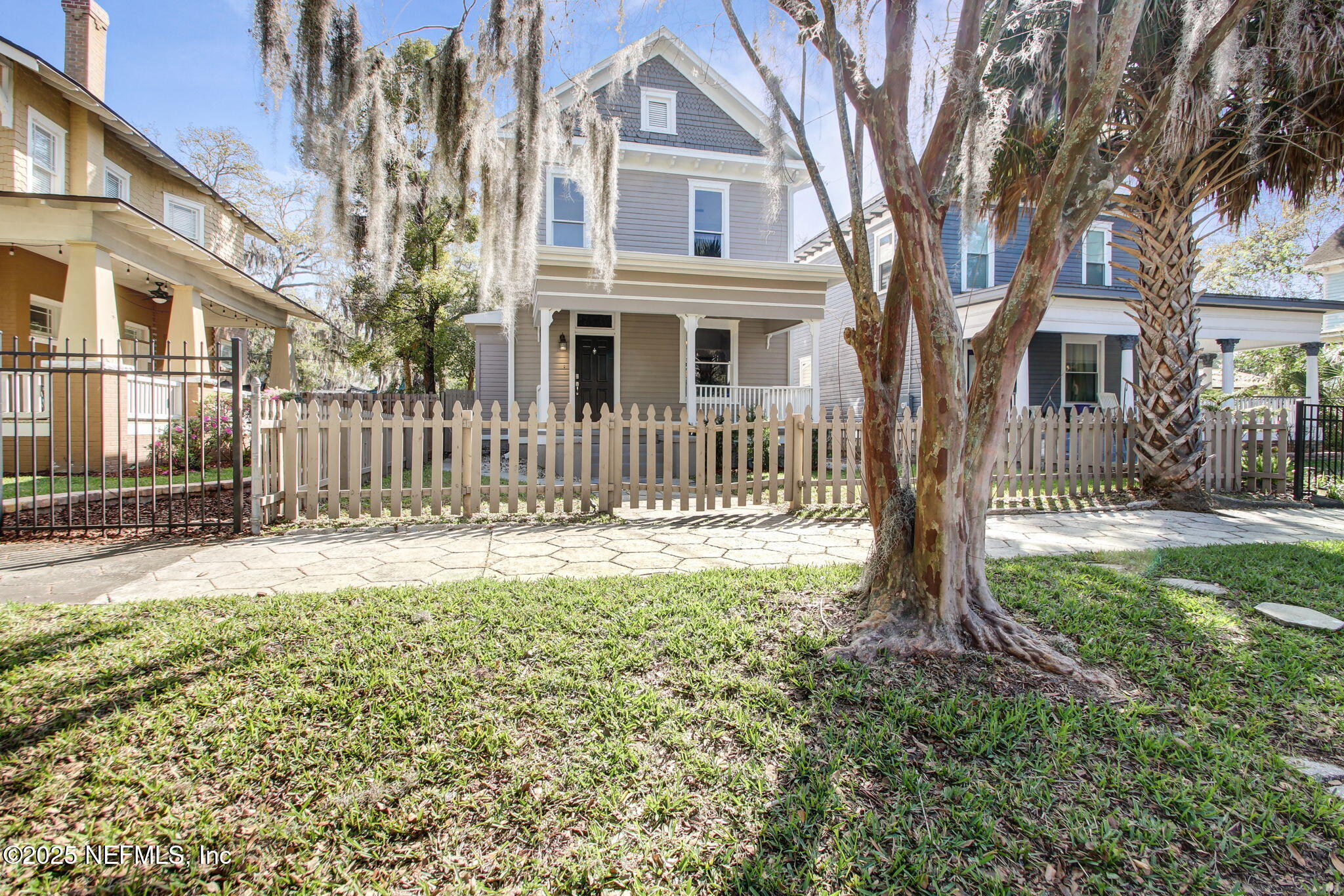 1721 N LIBERTY Street