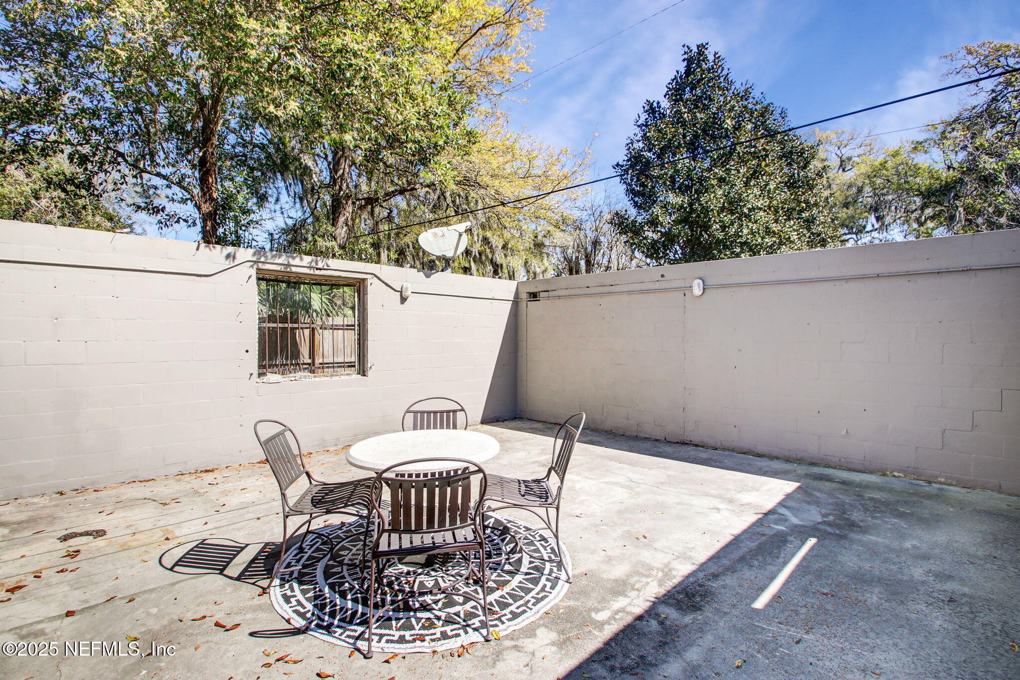 1721 N LIBERTY Street