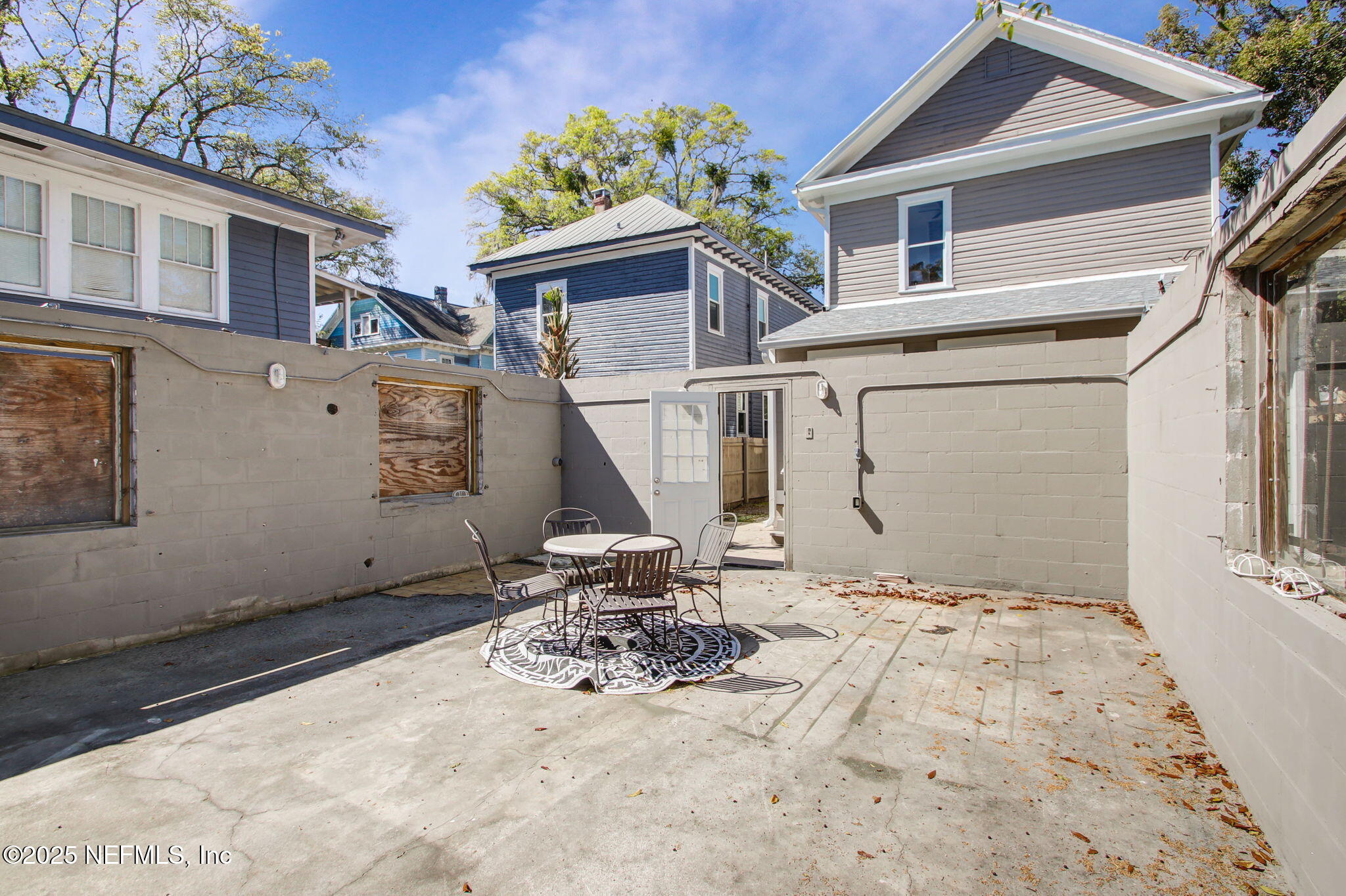 1721 N LIBERTY Street