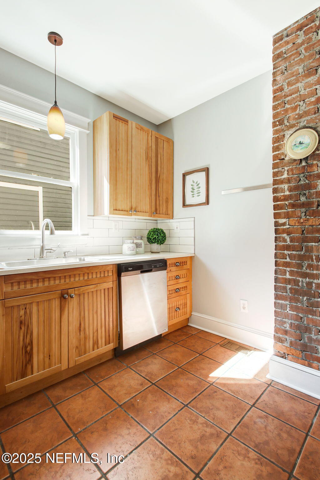 1721 N LIBERTY Street