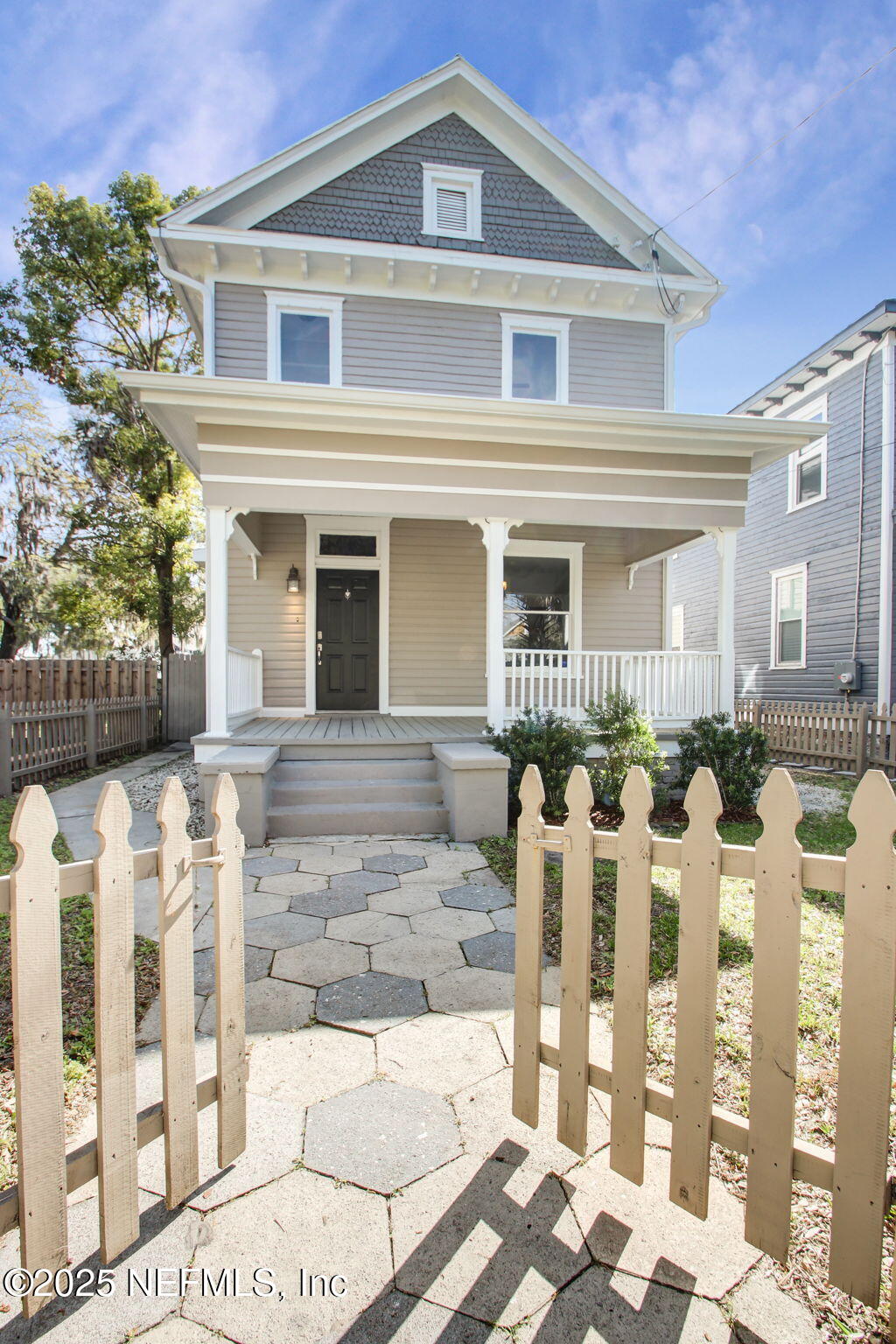 1721 N LIBERTY Street