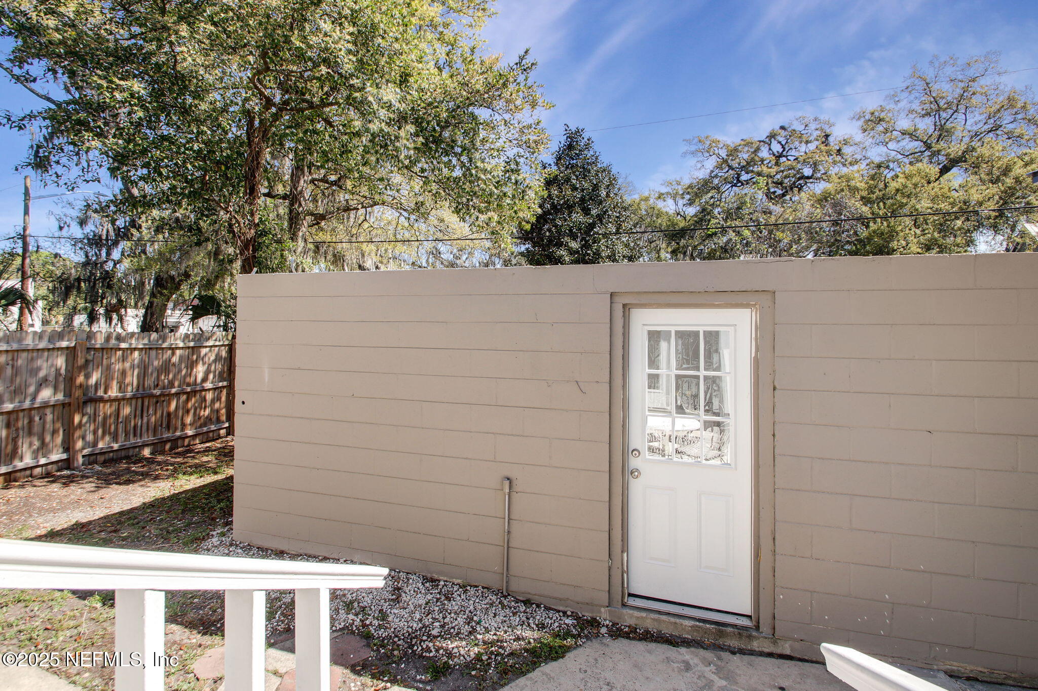 1721 N LIBERTY Street