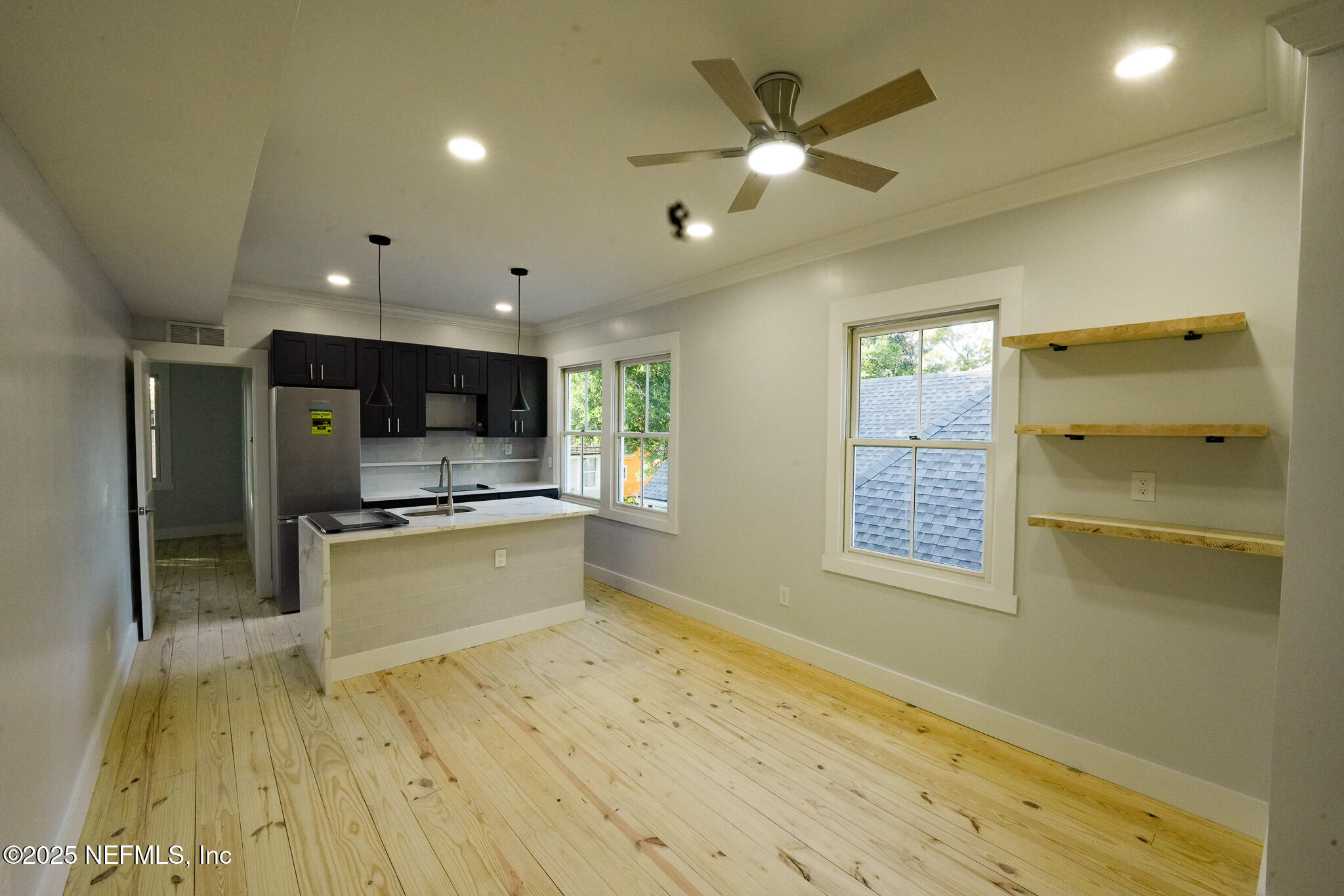 1932 HUBBARD Street 1