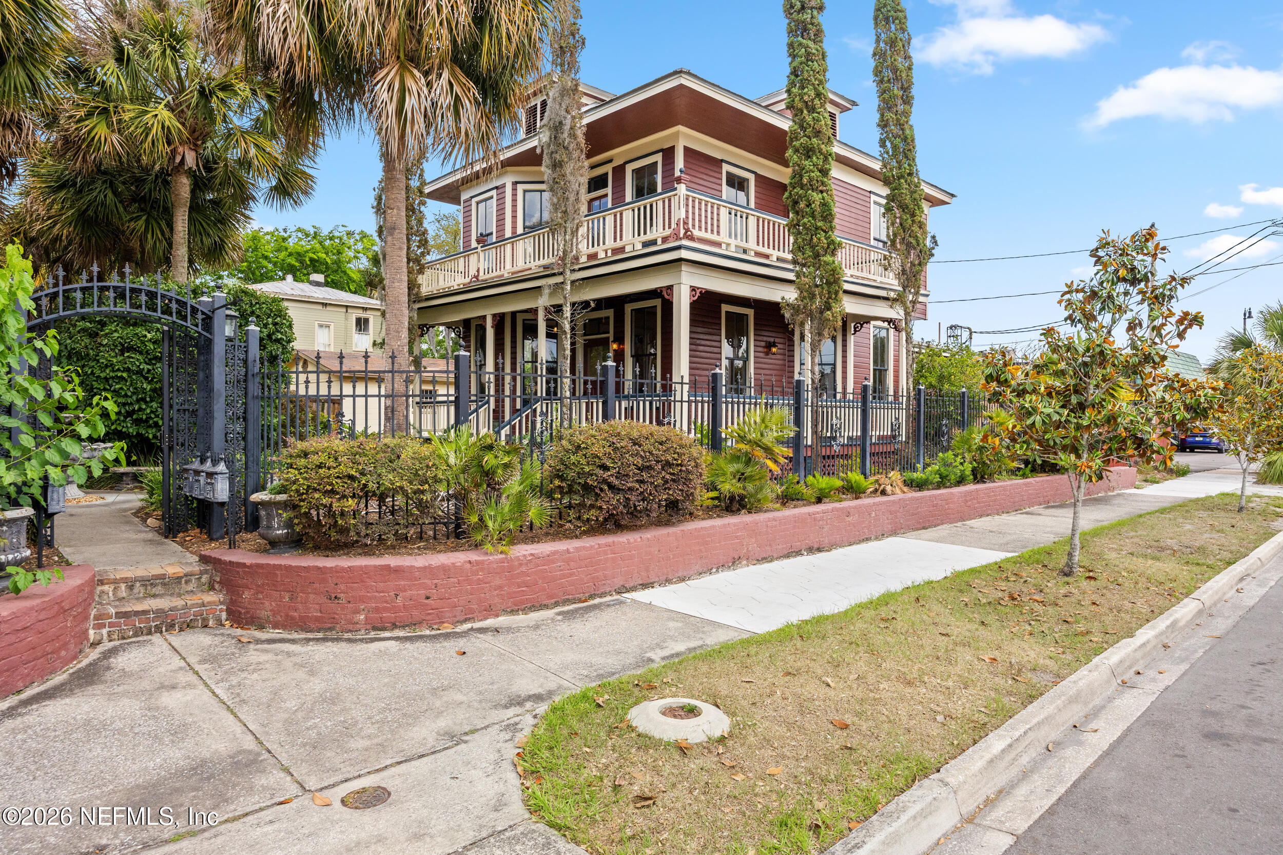 9 W 5TH Street