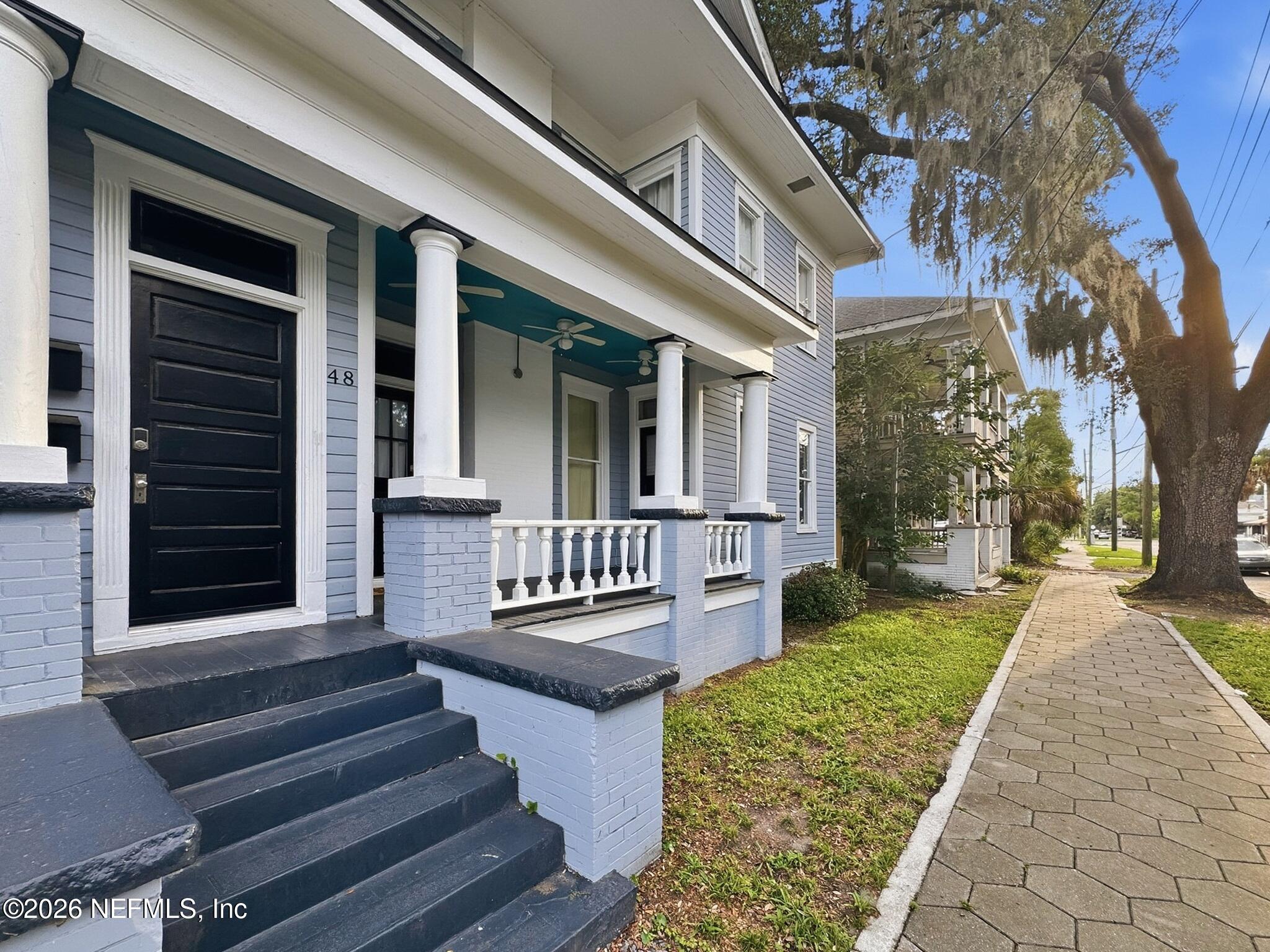 1252 HUBBARD Street