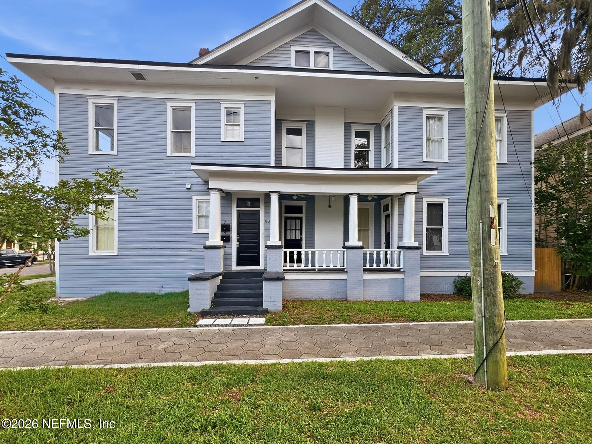 1252 HUBBARD Street