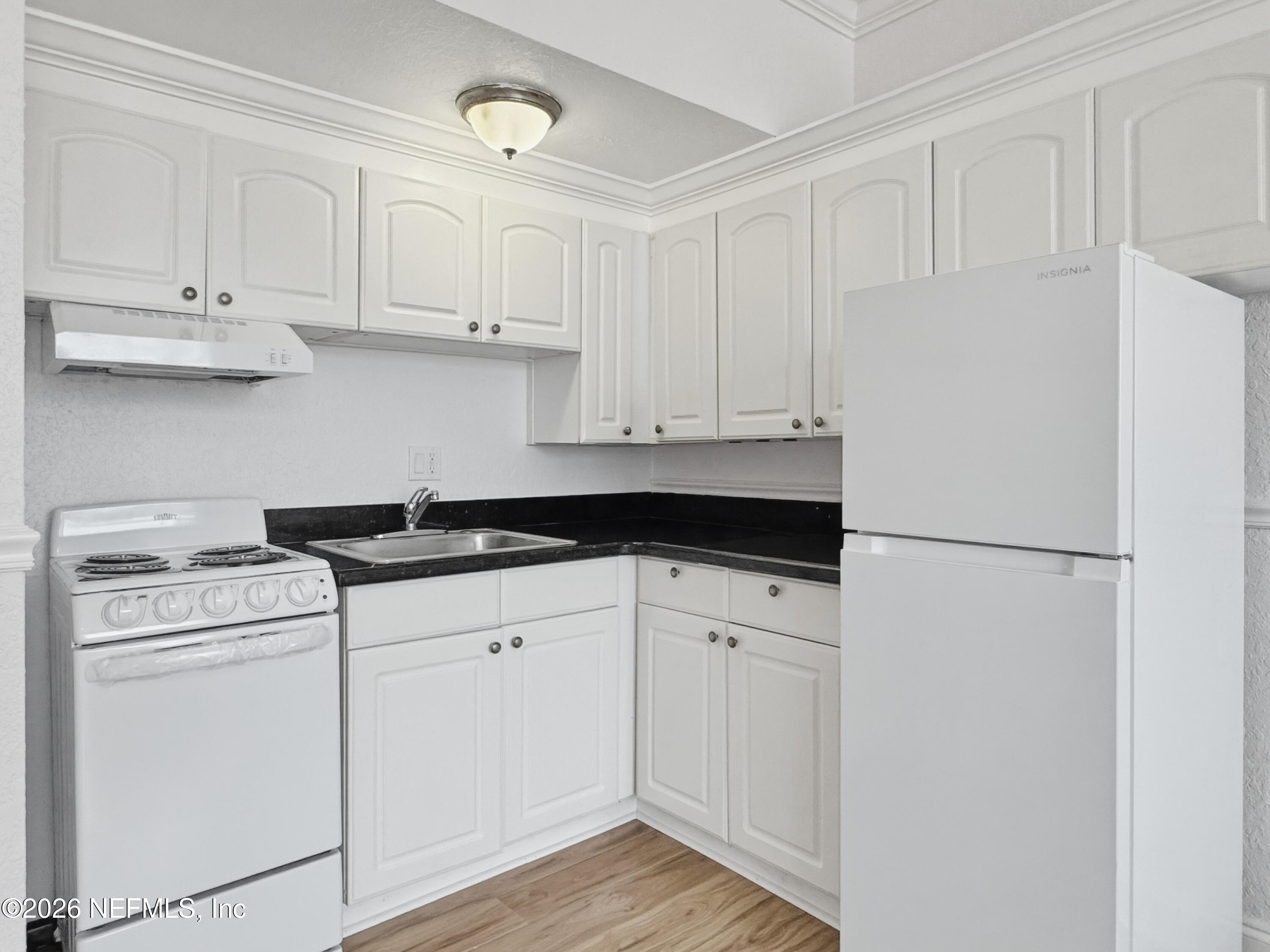 311 W ASHLEY Street 414
