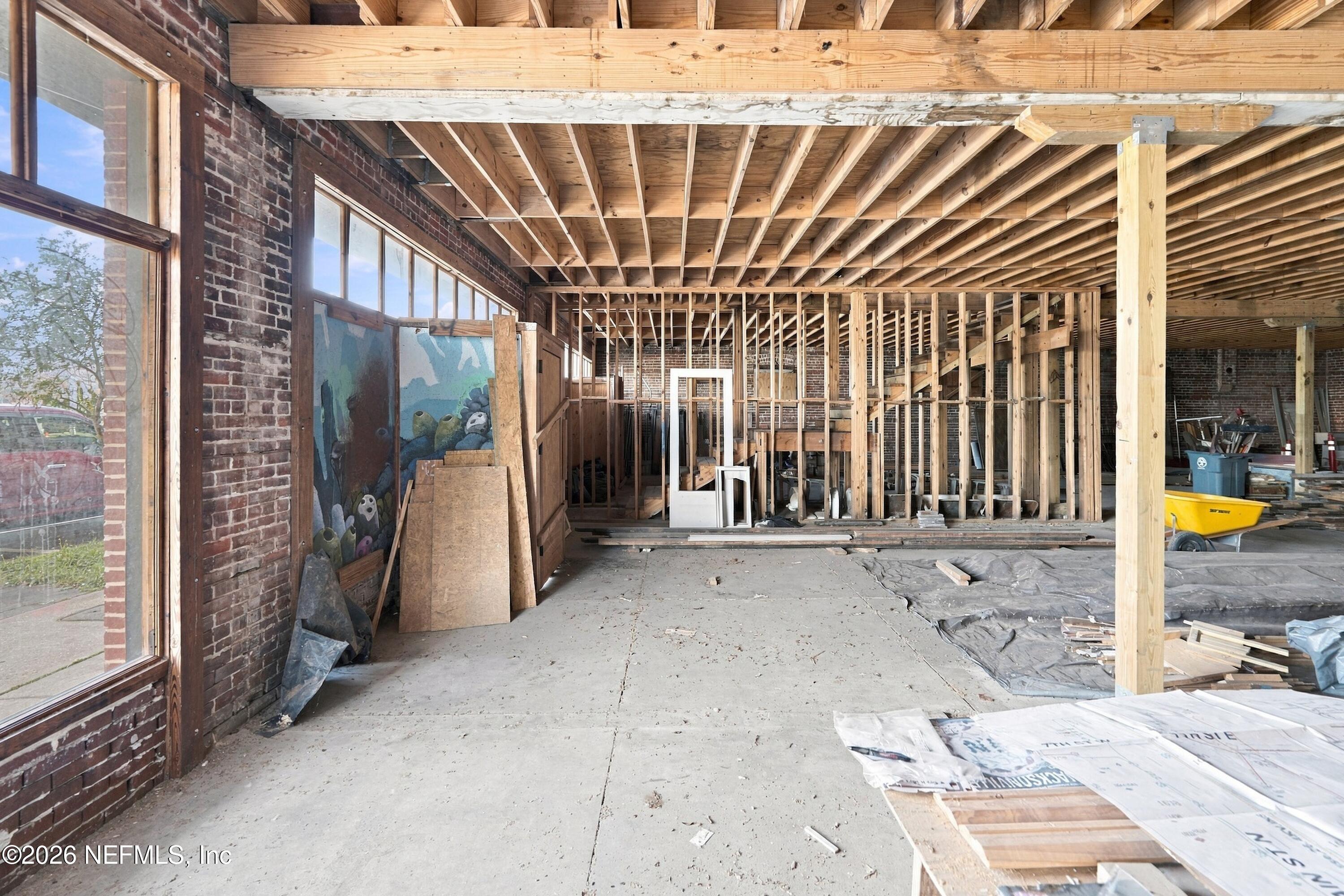 1637 N MAIN Street