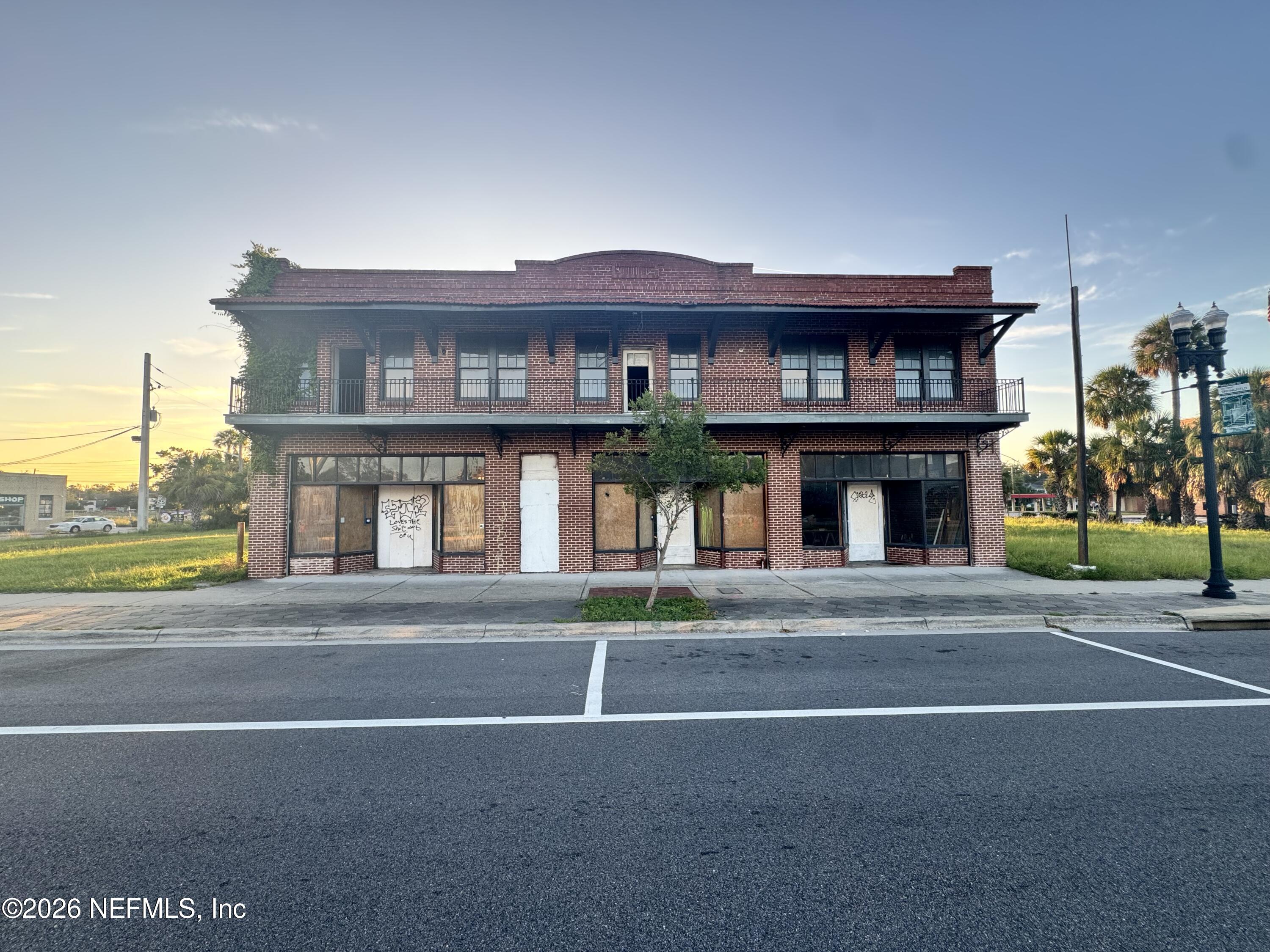1637 N MAIN Street