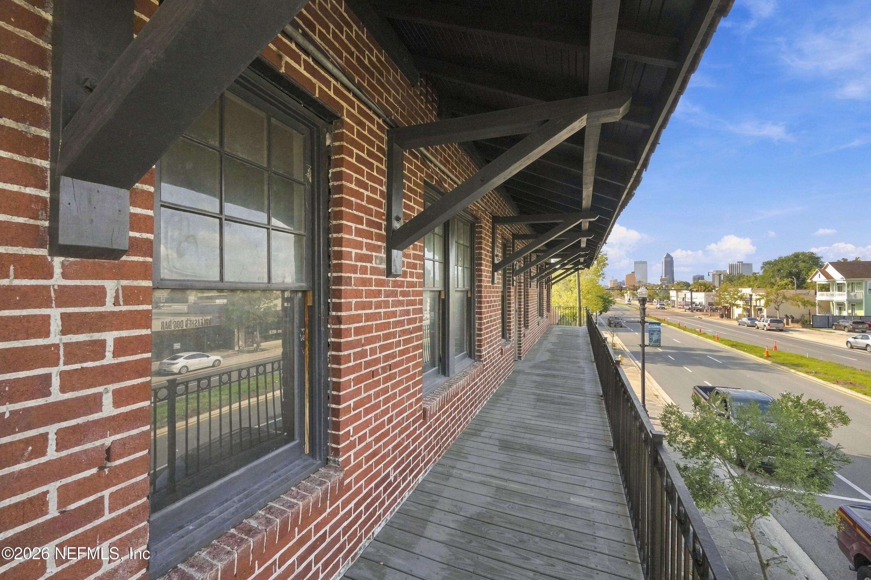 1637 N MAIN Street