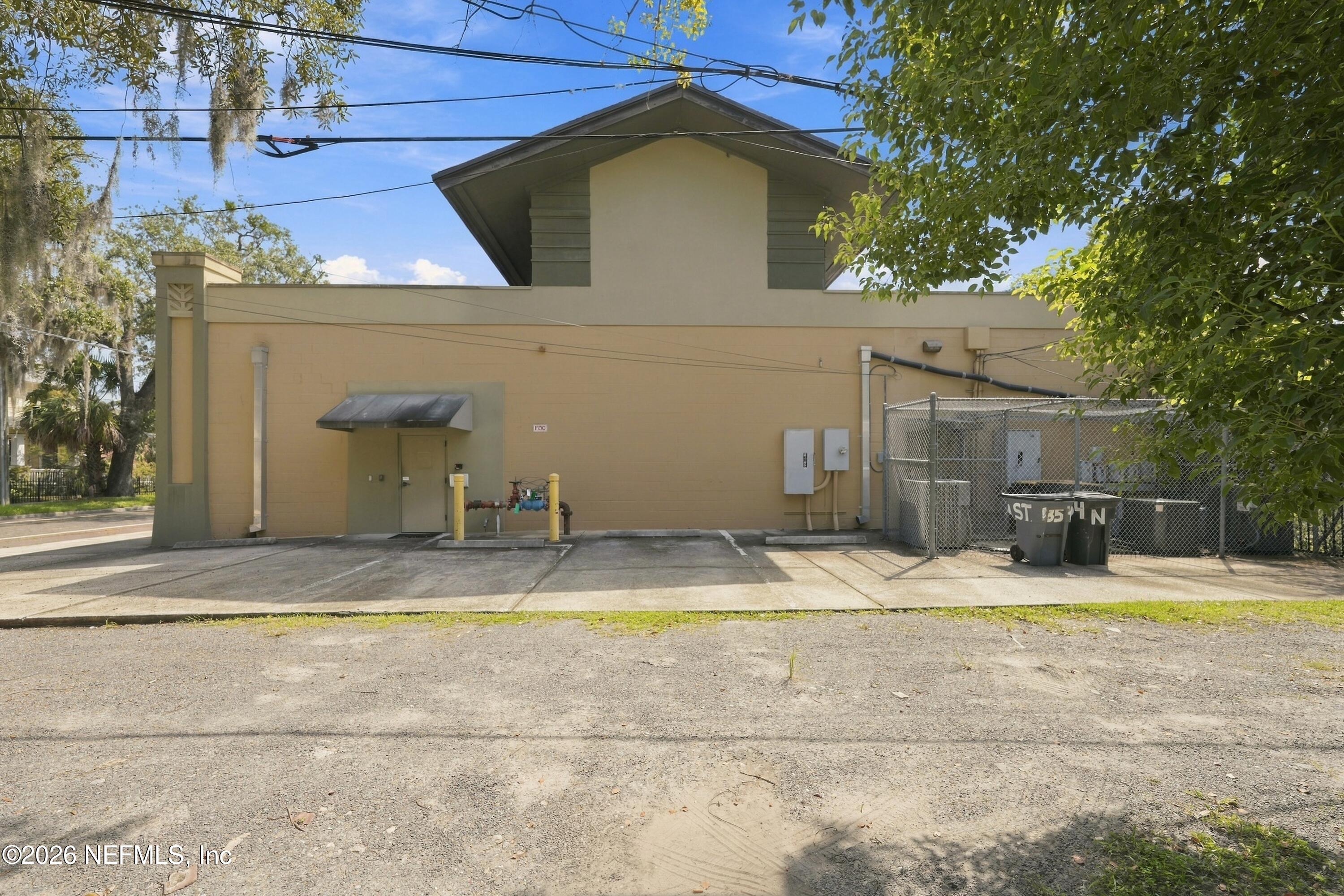1354 N LAURA Street