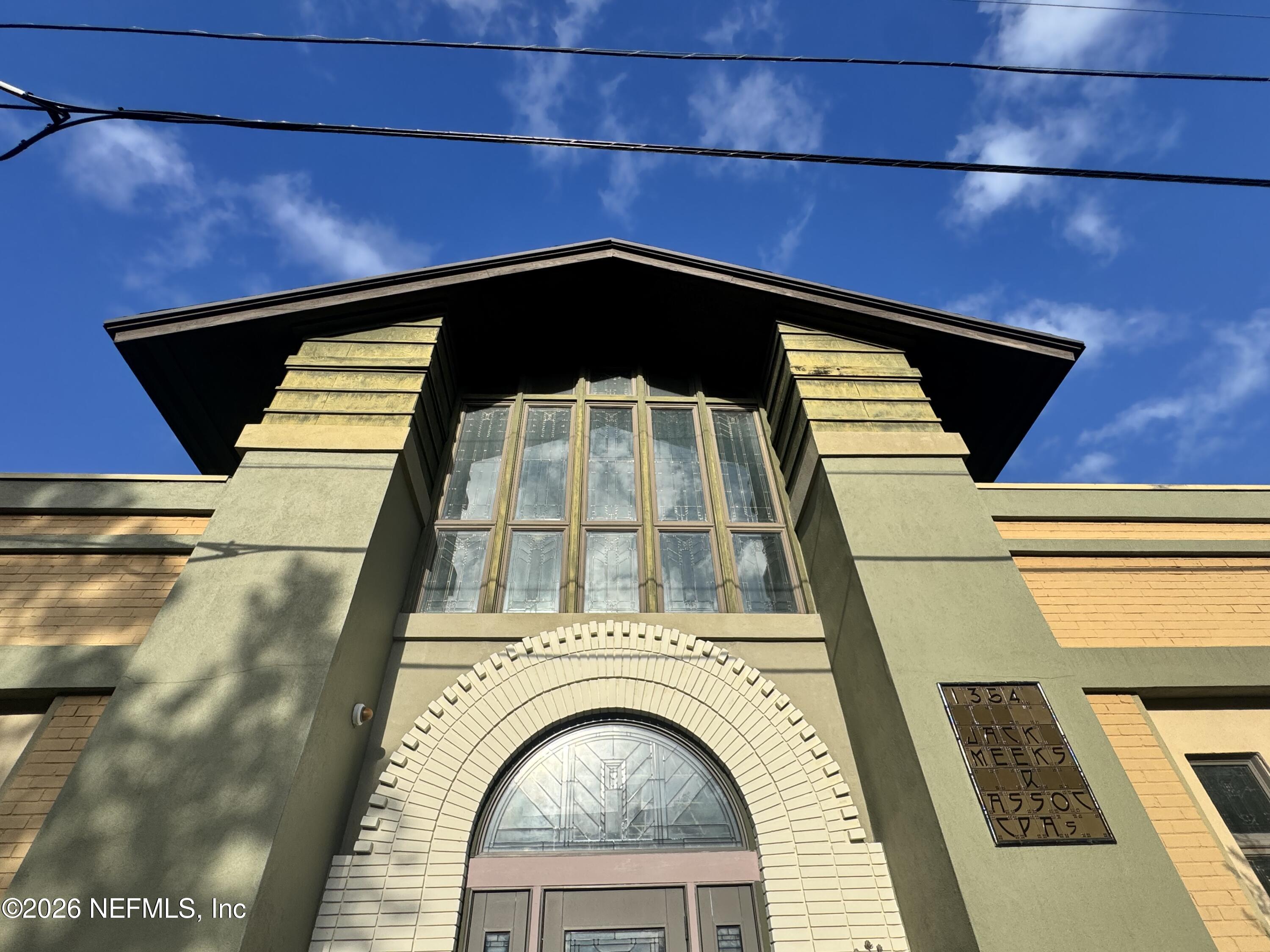 1354 N LAURA Street