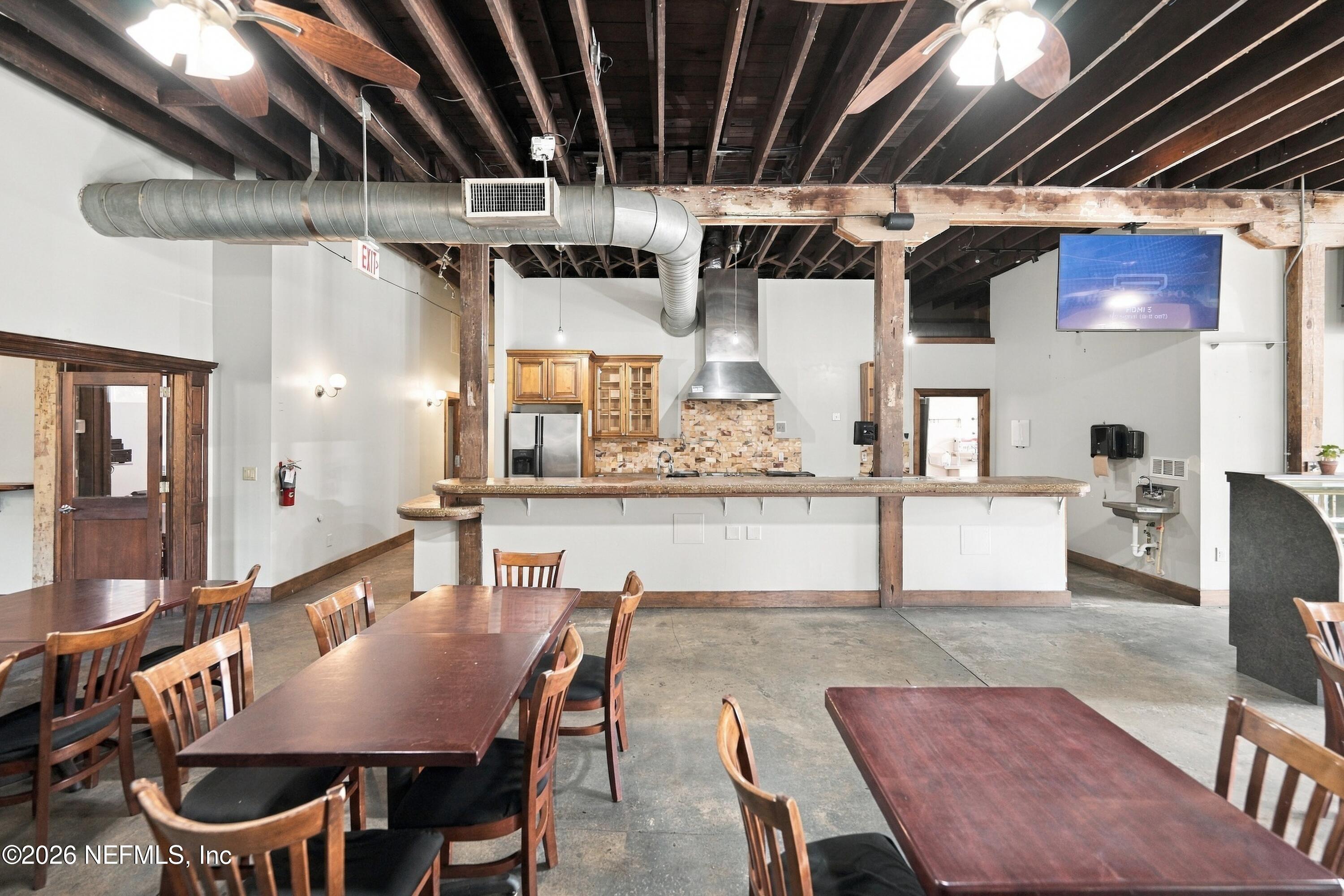 1602 WALNUT Street