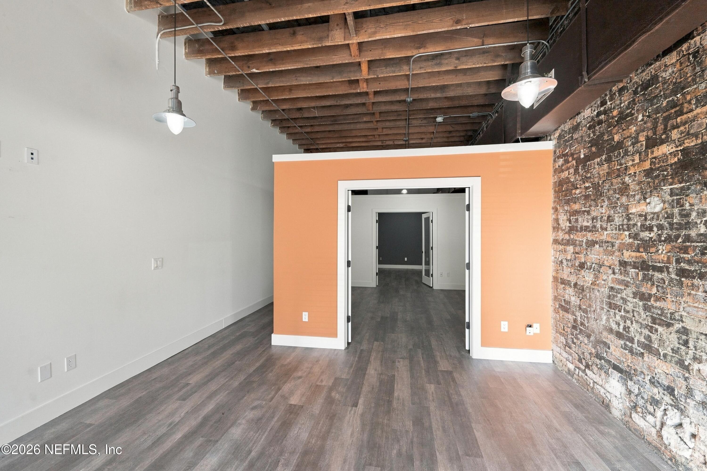 1602 WALNUT Street