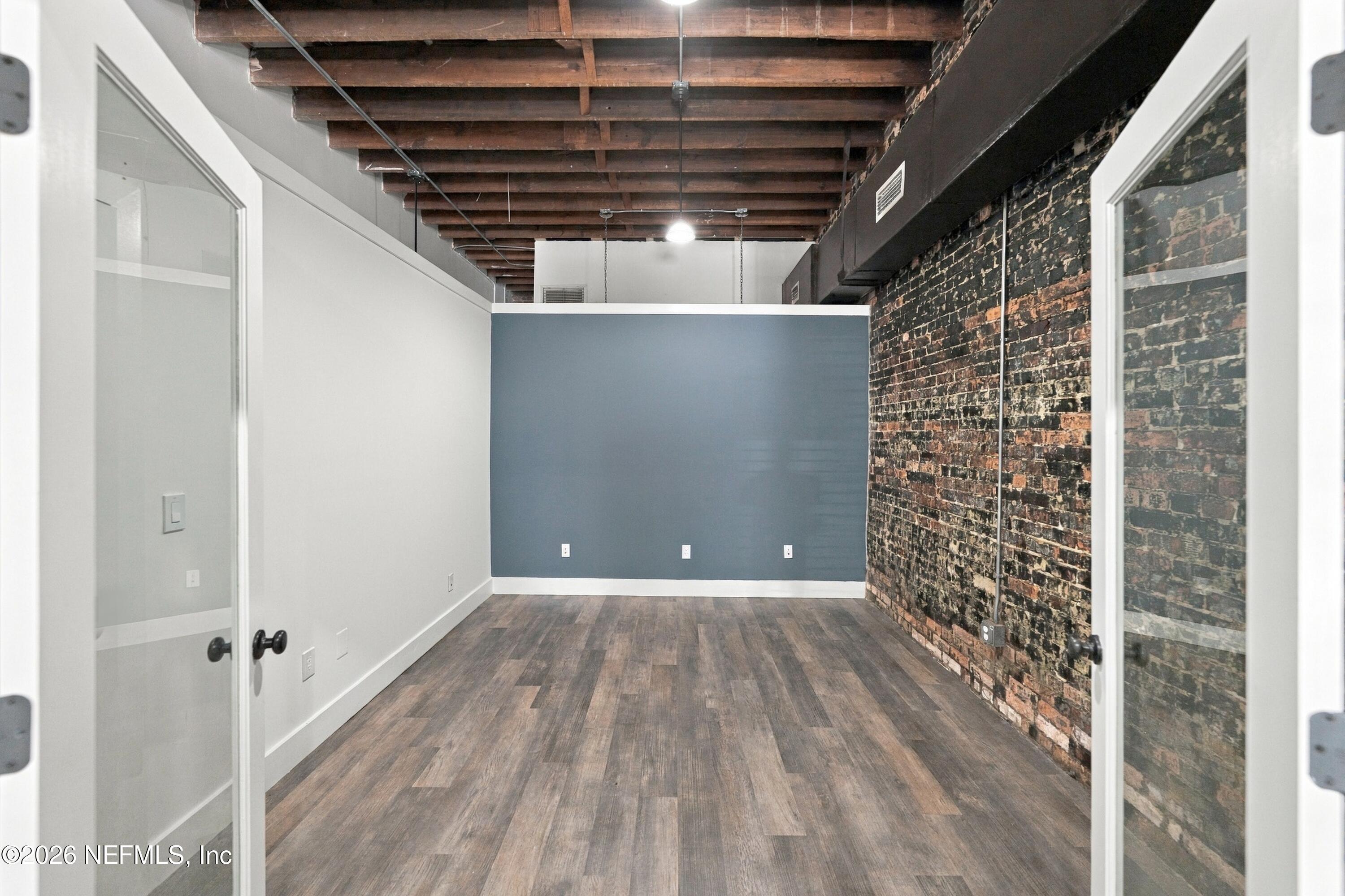1602 WALNUT Street