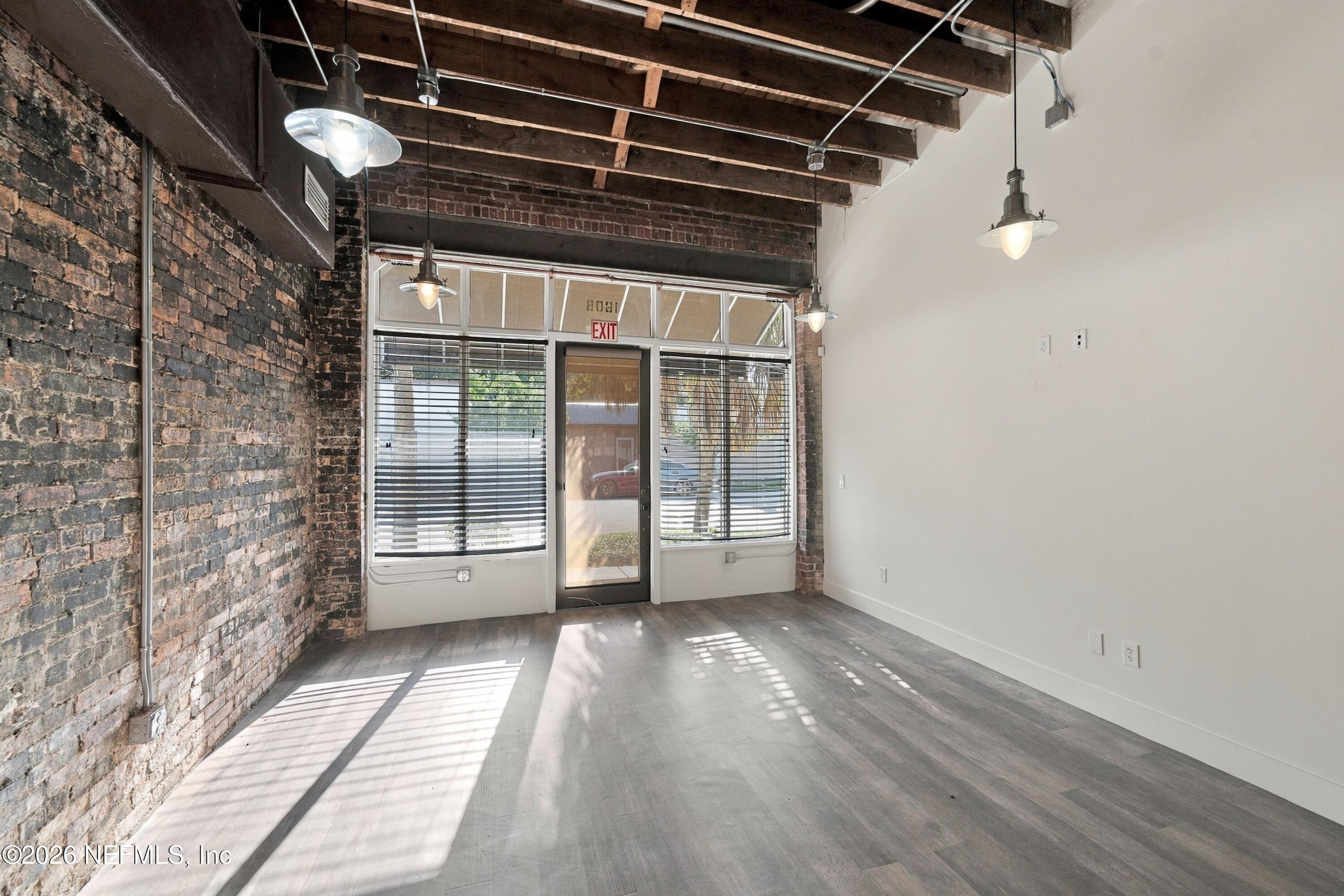 1602 WALNUT Street