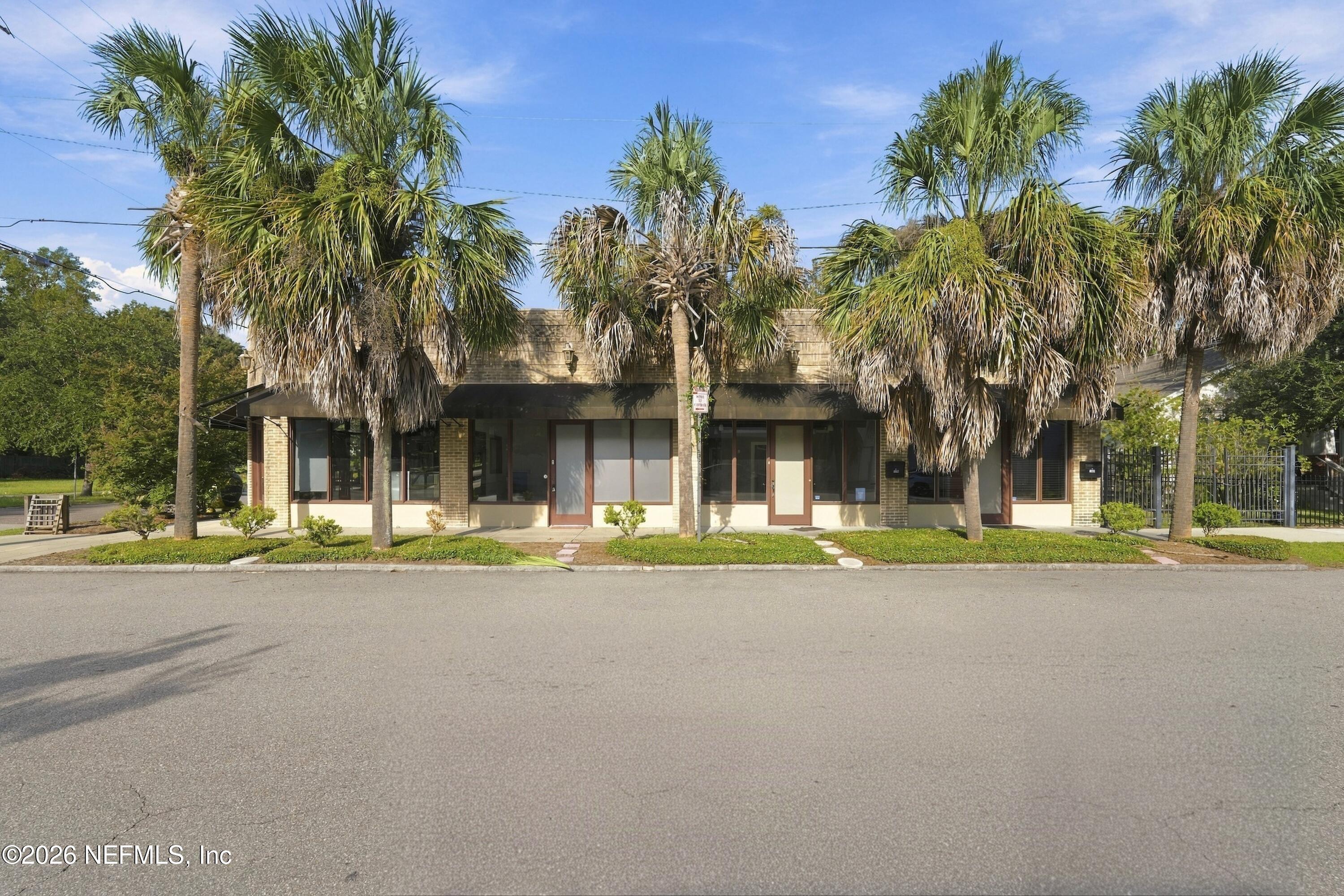1602 WALNUT Street