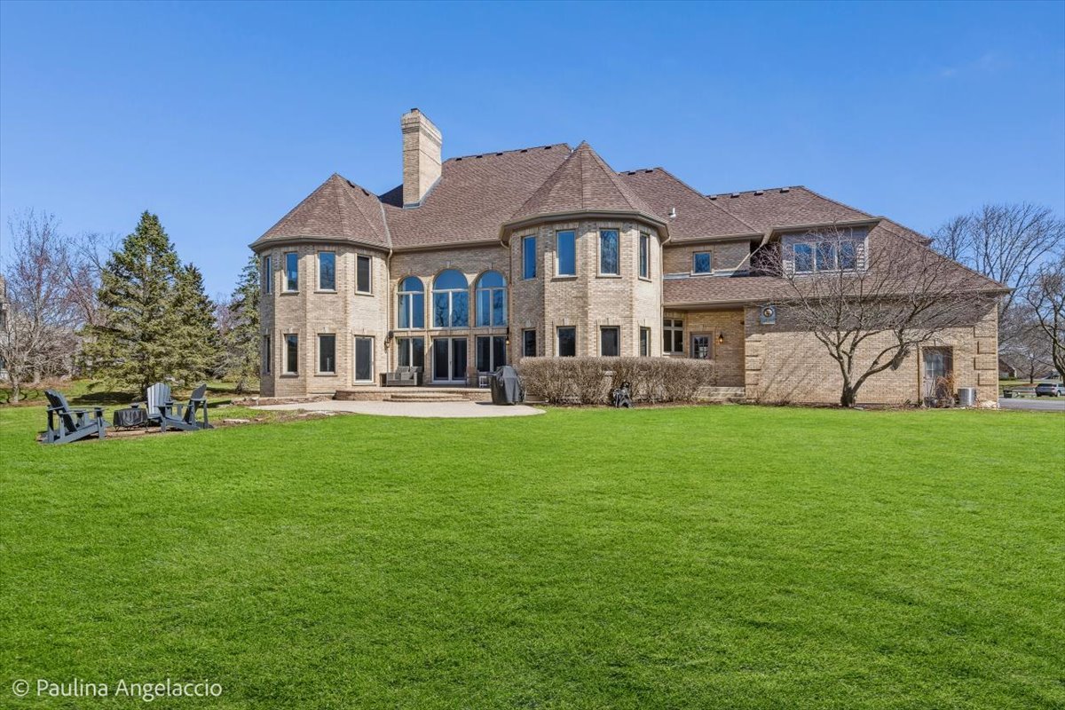12 Bridlewood Trail