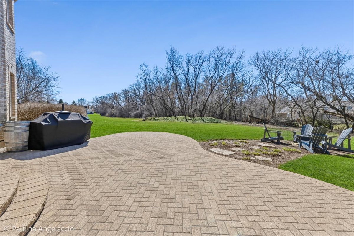 12 Bridlewood Trail