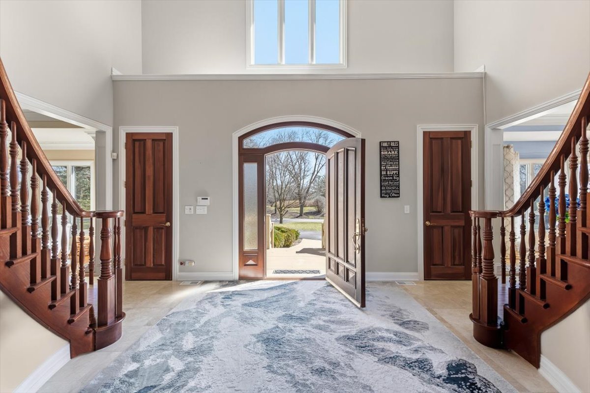 12 Bridlewood Trail