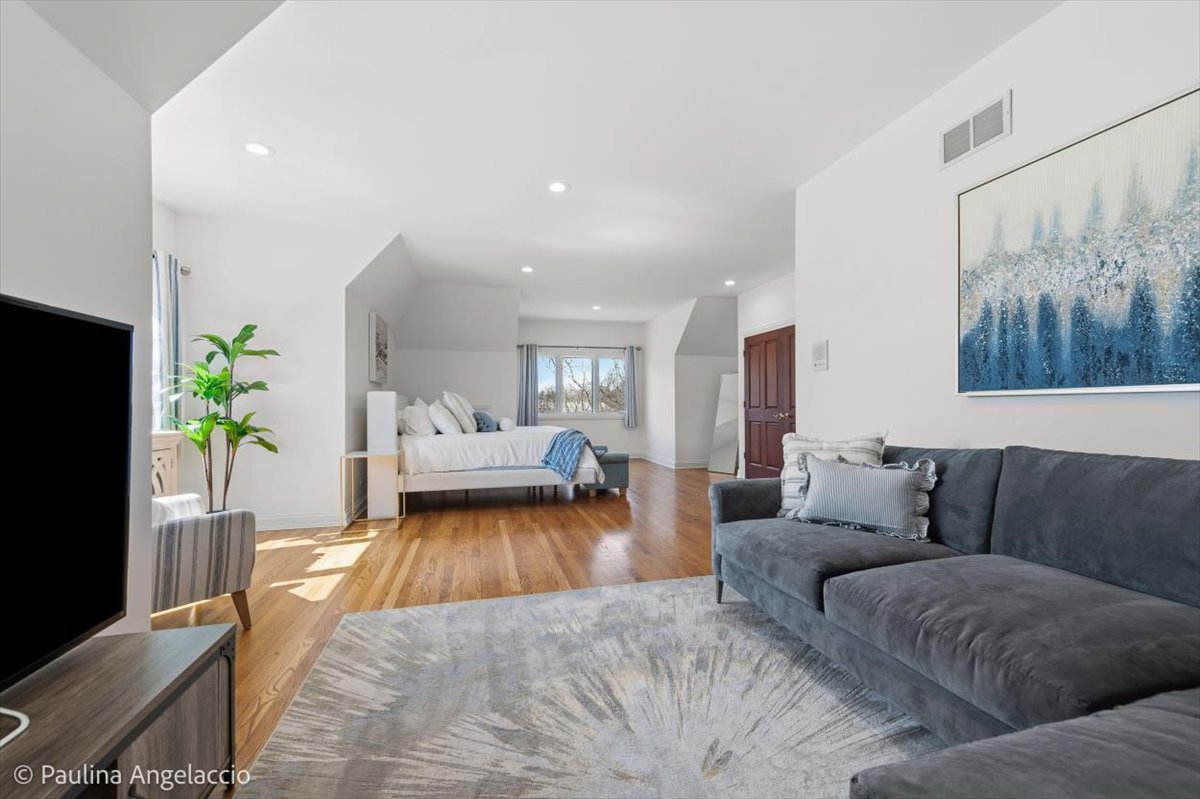 12 Bridlewood Trail