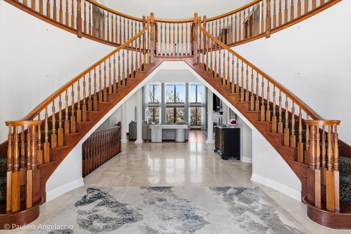 12 Bridlewood Trail