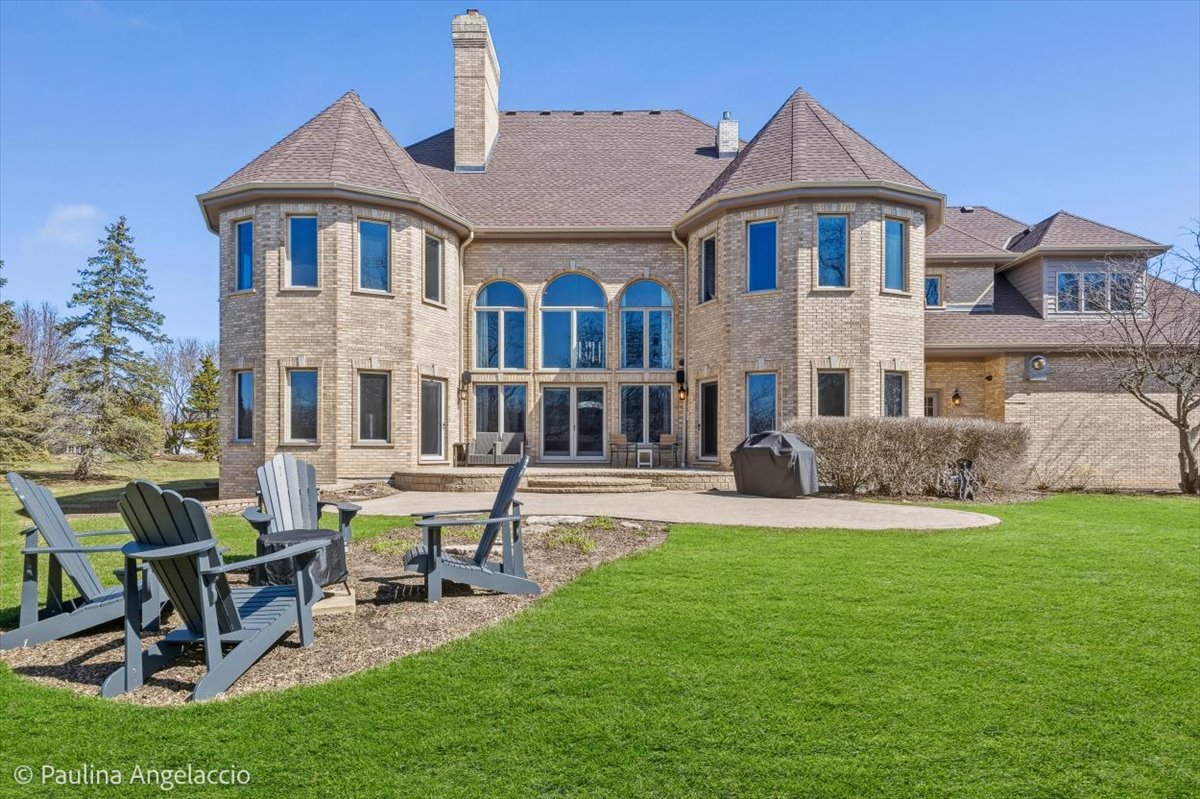 12 Bridlewood Trail