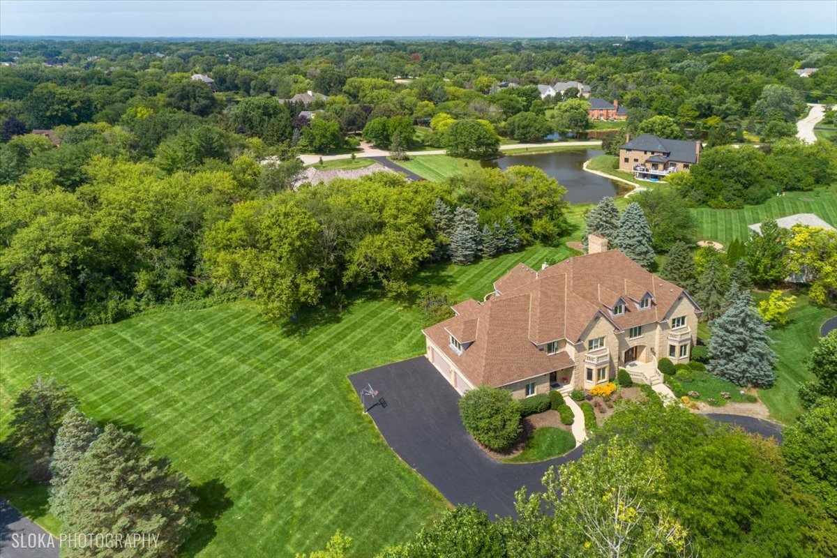 12 Bridlewood Trail