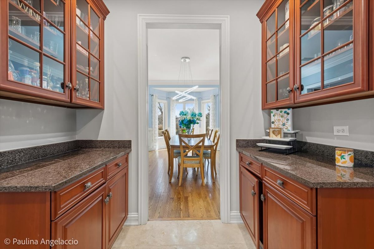 12 Bridlewood Trail