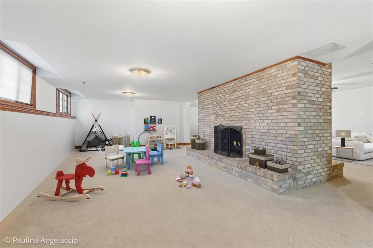 12 Bridlewood Trail
