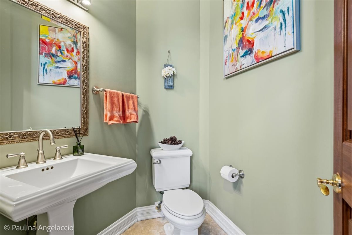 12 Bridlewood Trail